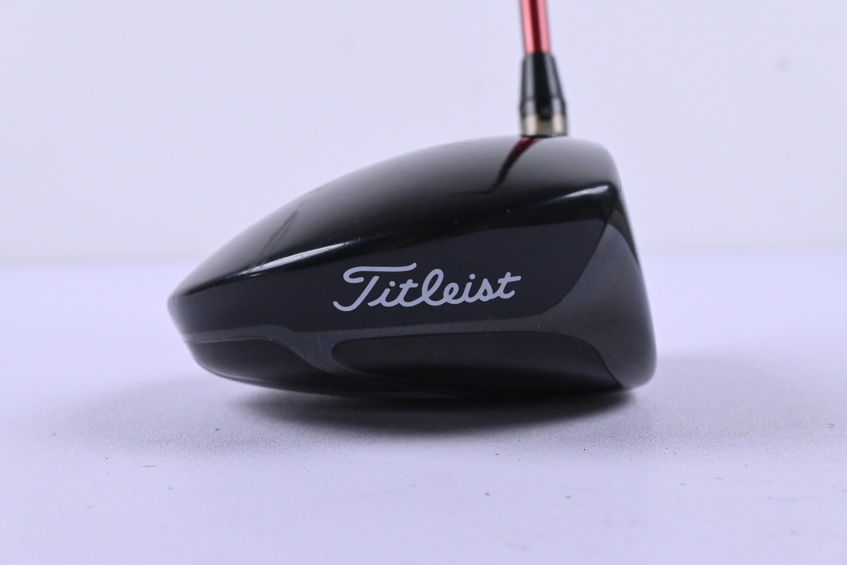 Titleist 910 D3 Driver / 9.5 Degree / Regular Flex Fujikura Motore F1 Shaft