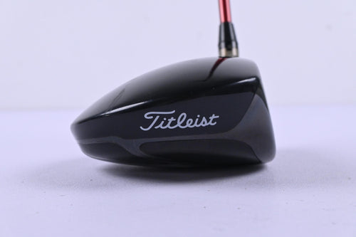 Titleist 910 D3 Driver / 9.5 Degree / Regular Flex Fujikura Motore F1 Shaft