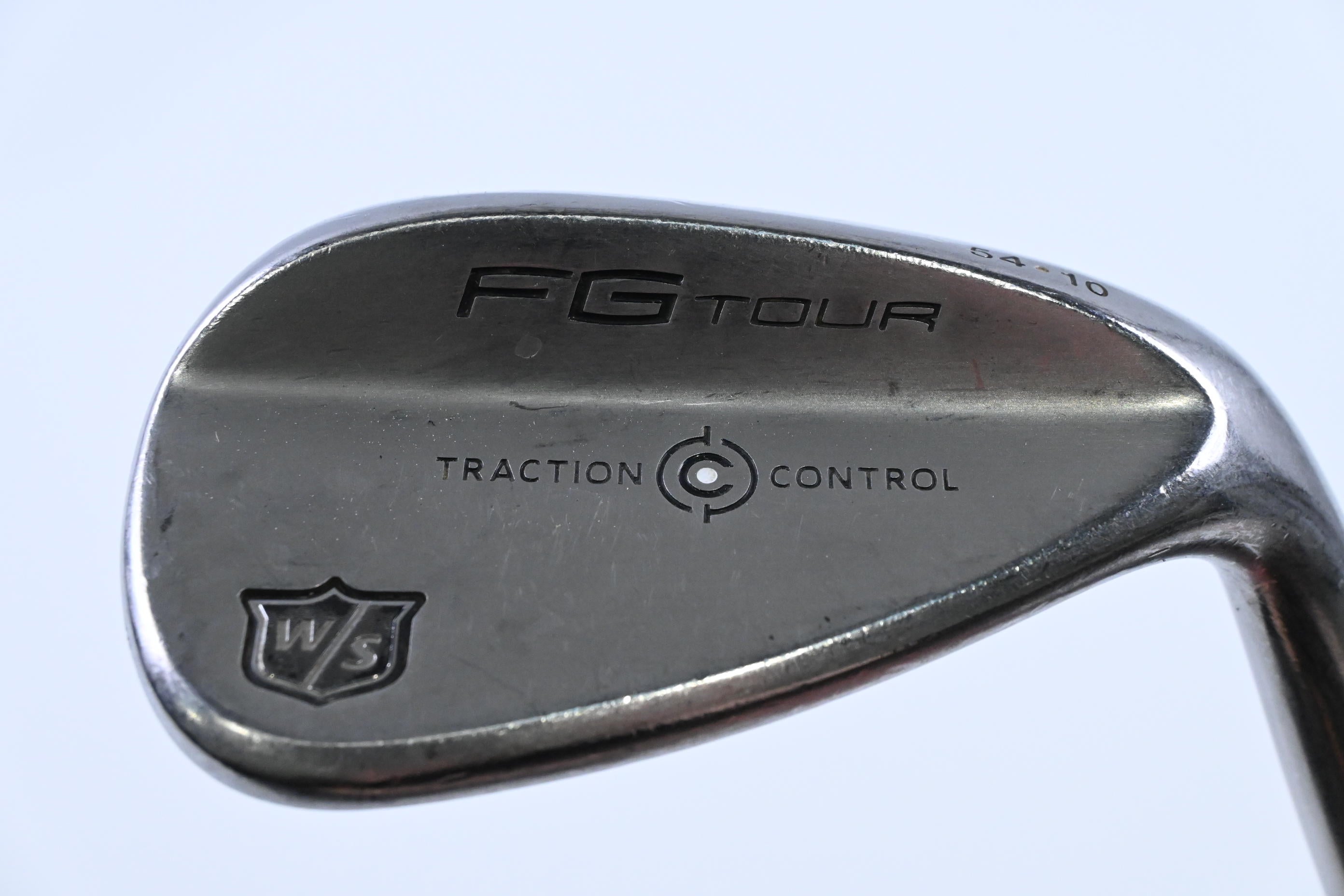 Wilson FG Tour Traction Control Sand Wedge / 54 Degree / Wedge Flex Dynamic Gold