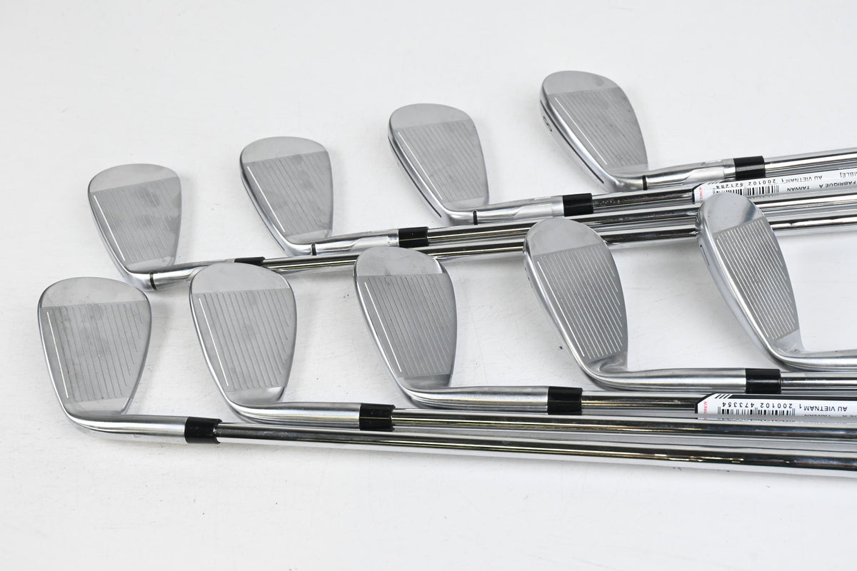 Taylormade Qi Irons / 5-PW+GW+SW+LW / Regular Flex KBS MAX LITE Shafts