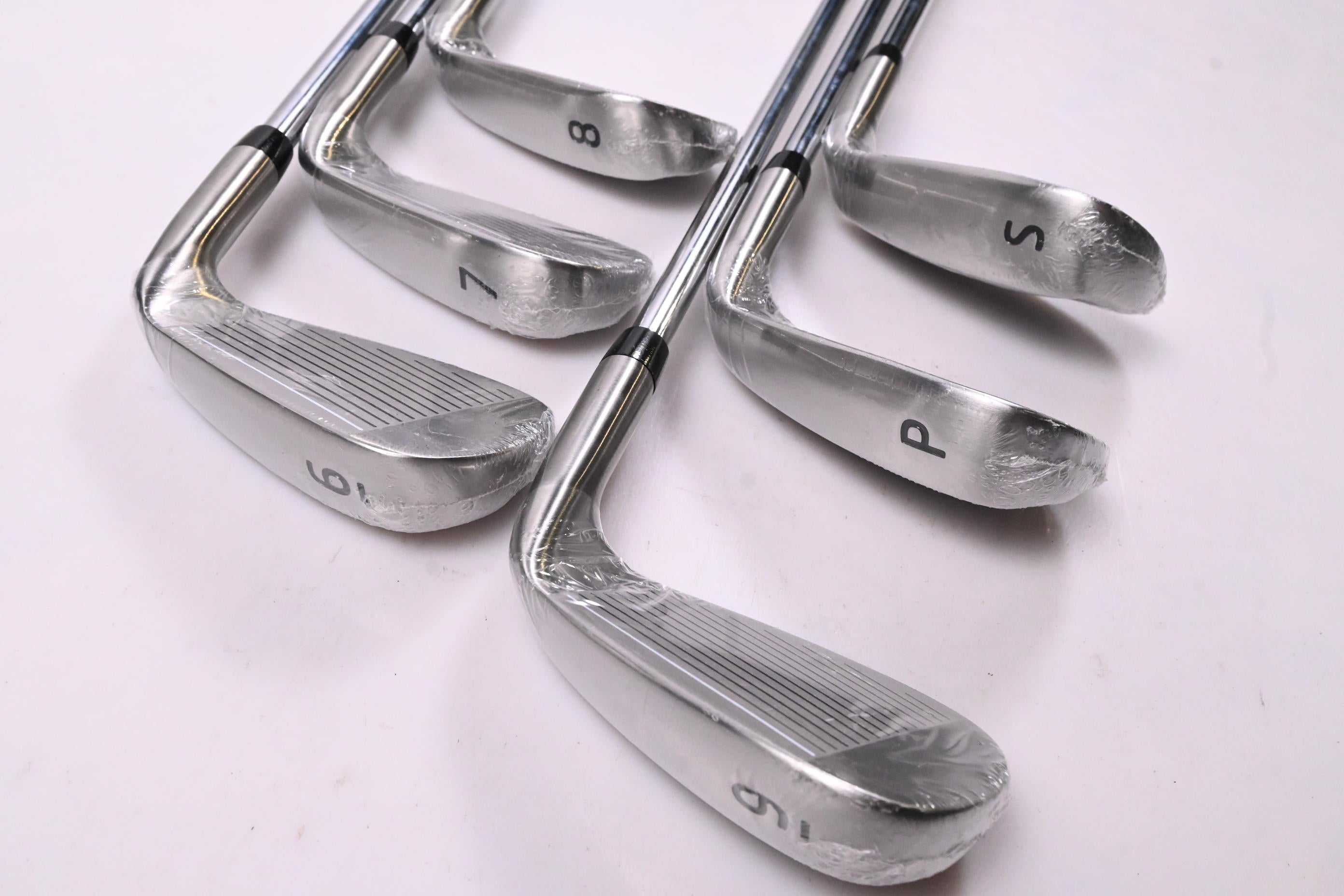 Left Hand Ben Hogan TX-682 Irons / 6-PW+SW / Regular Flex Hogan Shafts