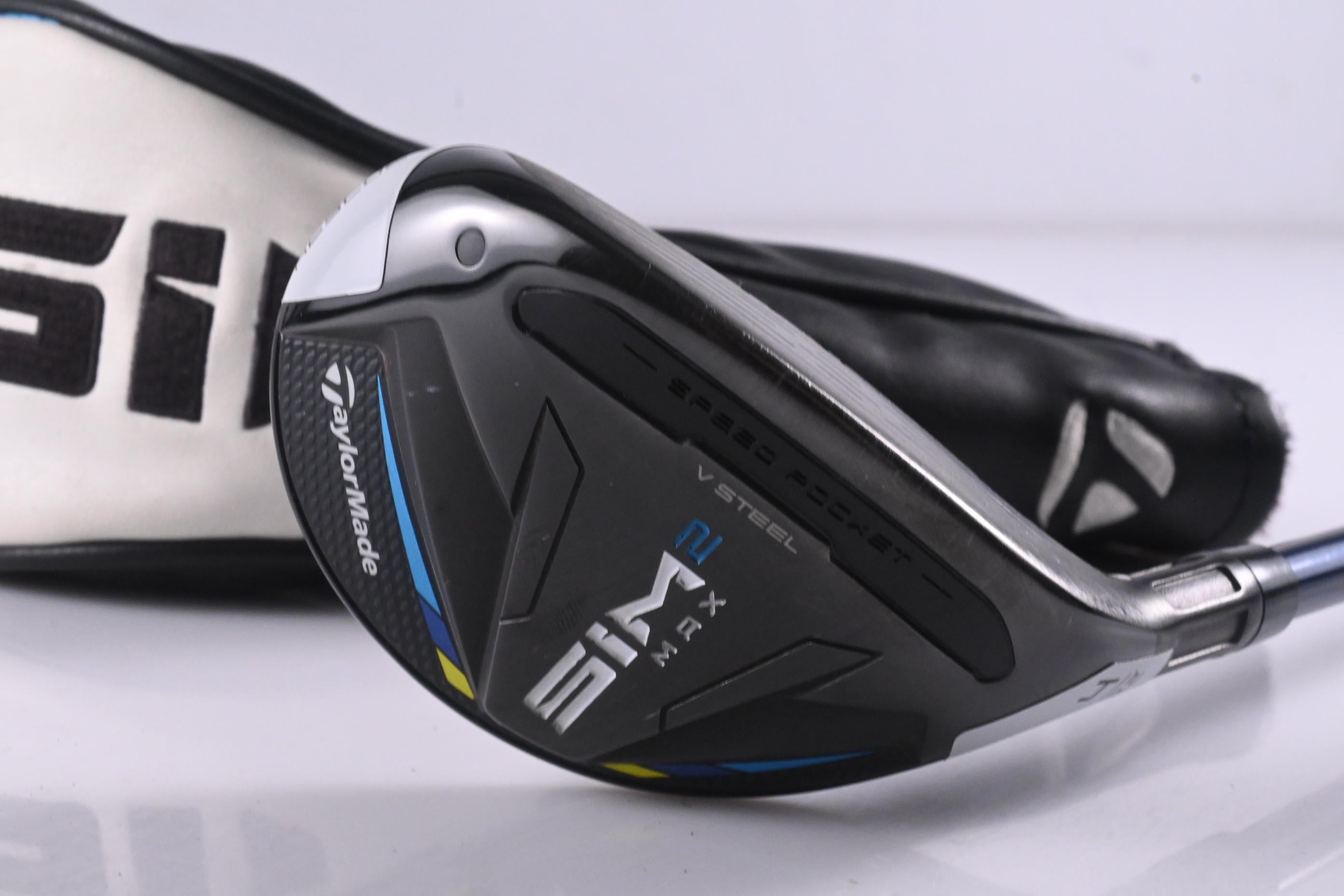 Taylormade SIM2 Max #4 Hybrid / 22 Degree / Regular Flex Fujikura Ventus Blue 6