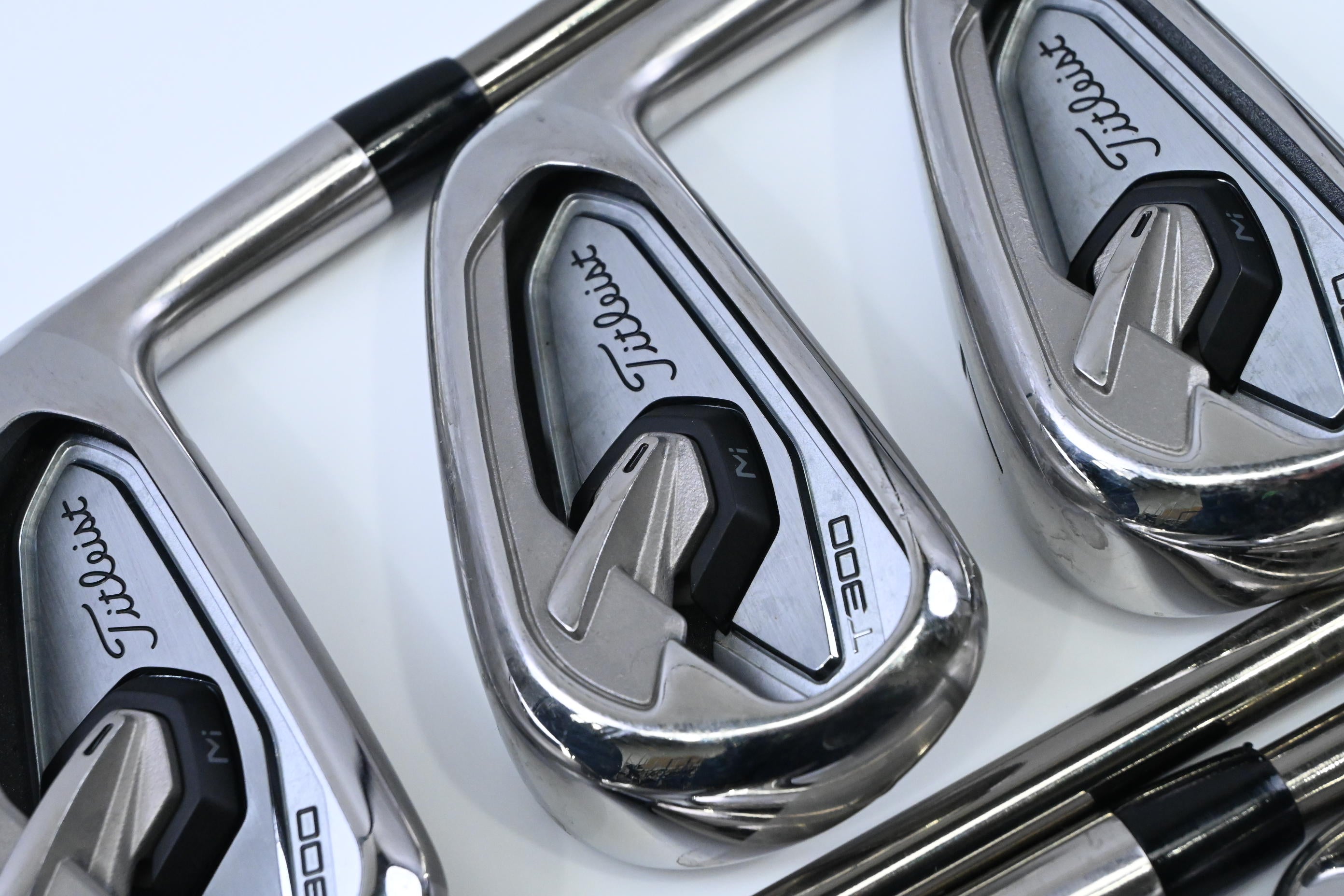 Titleist T300 2019 Irons / 5-PW+GW / Senior Flex UST Mamiya Recoil 65 Shafts