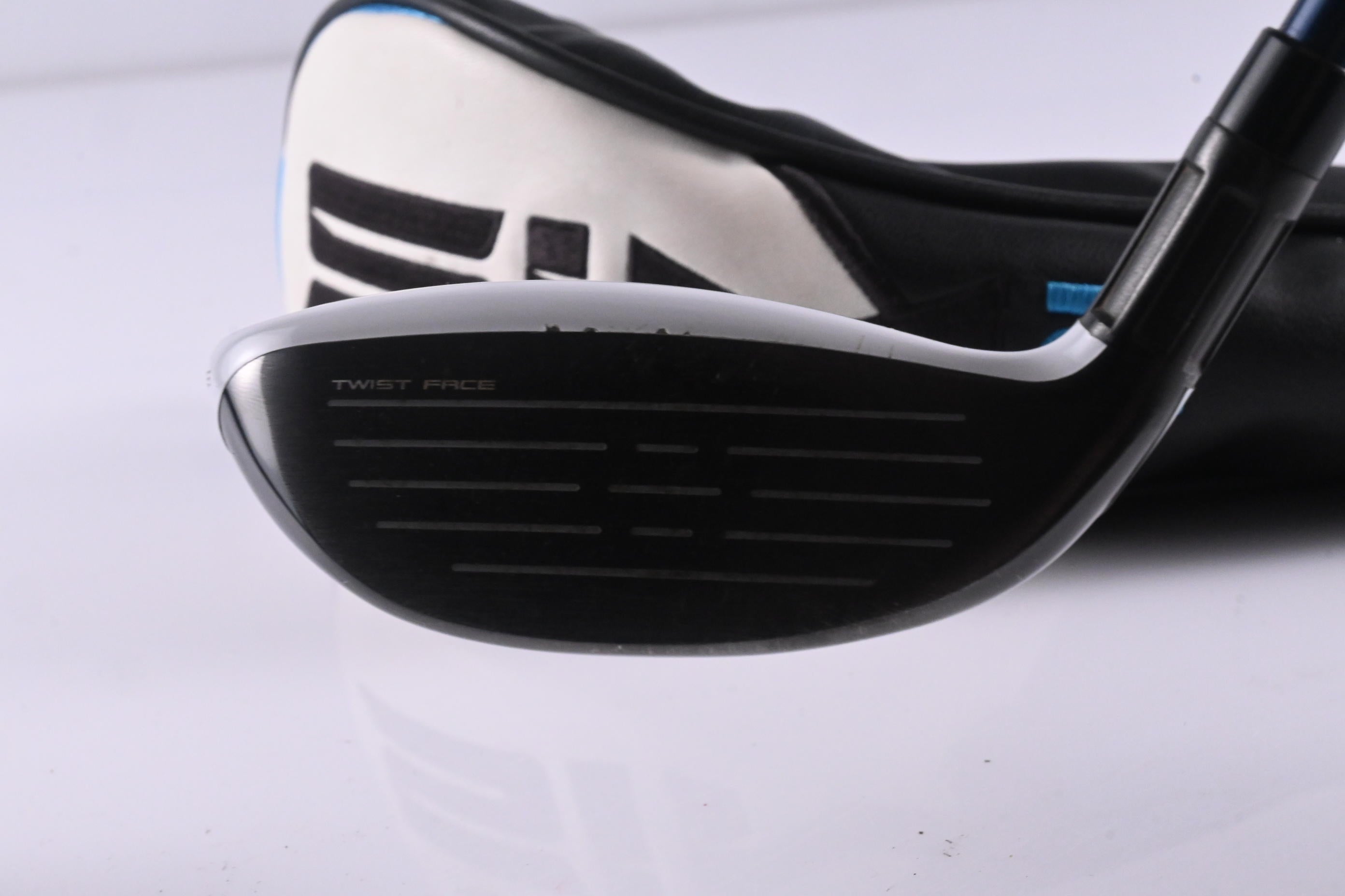 Taylormade SIM2 Max #4 Hybrid / 22 Degree / Regular Flex Fujikura Ventus Blue 6