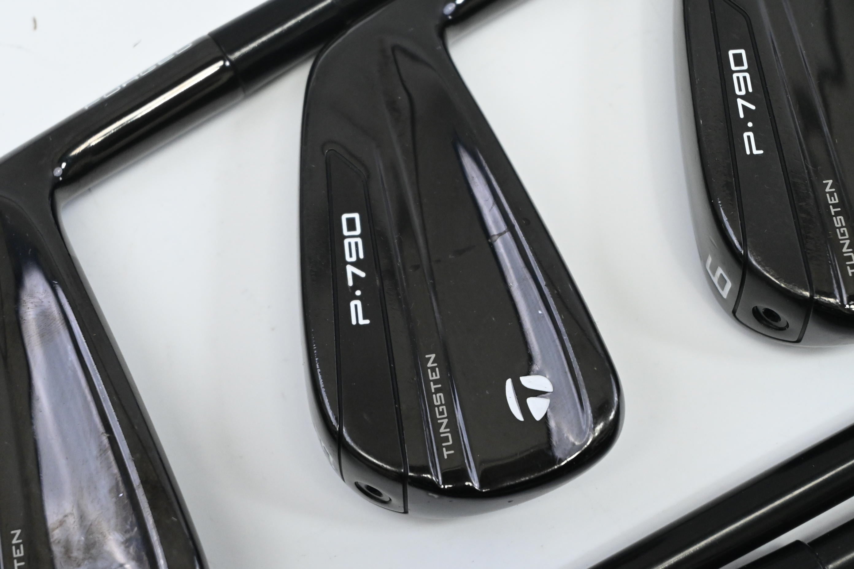 Taylormade P790 2017 Black Irons / 4-PW / Regular Flex Dynamic Gold 105 R300