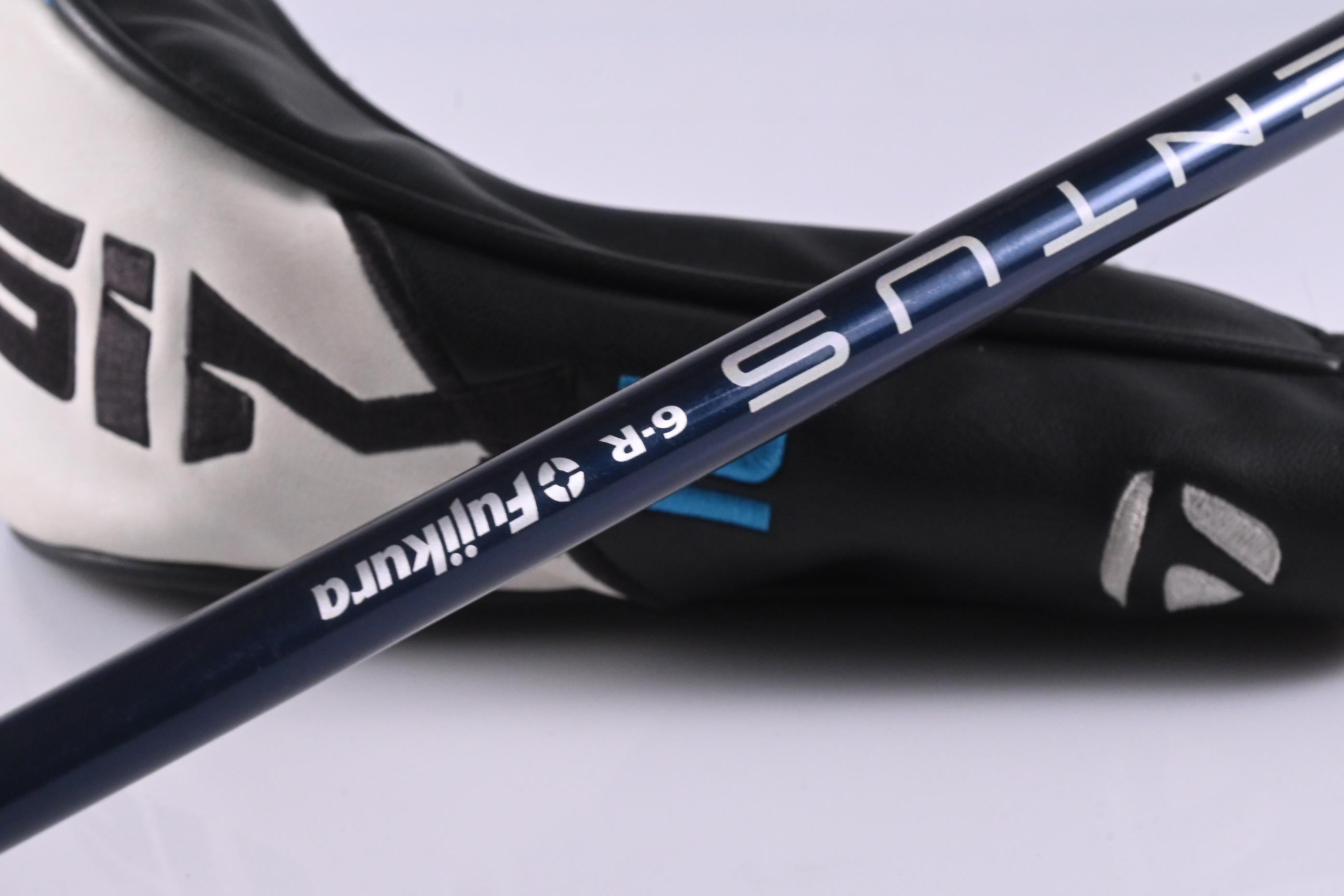 Taylormade SIM2 Max #4 Hybrid / 22 Degree / Regular Flex Fujikura Ventus Blue 6