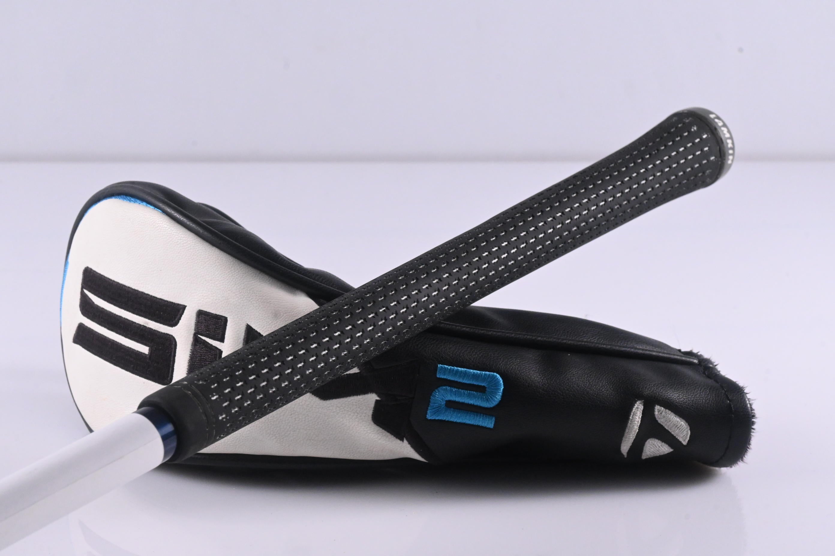 Taylormade SIM2 Max #4 Hybrid / 22 Degree / Regular Flex Fujikura Ventus Blue 6