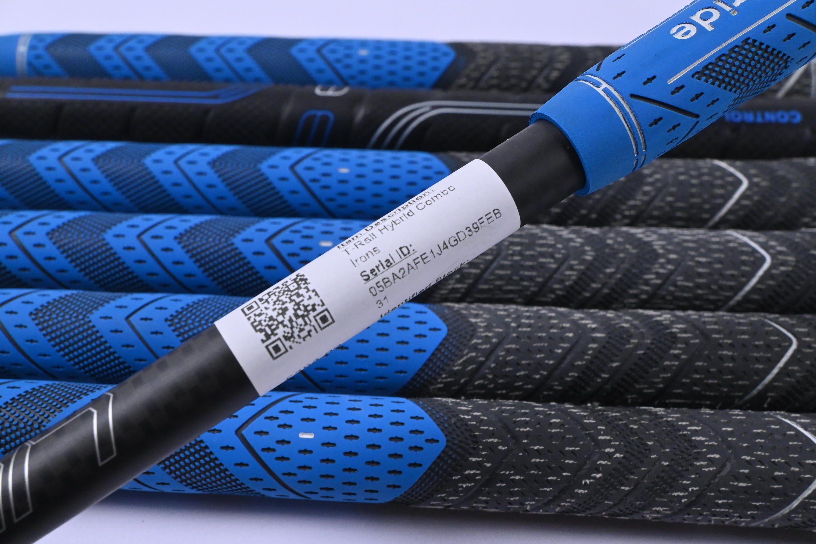 Cobra T-Rail Hybrid Combo Irons / 5-PW+SW / Regular Flex Ultralite 50 Shafts
