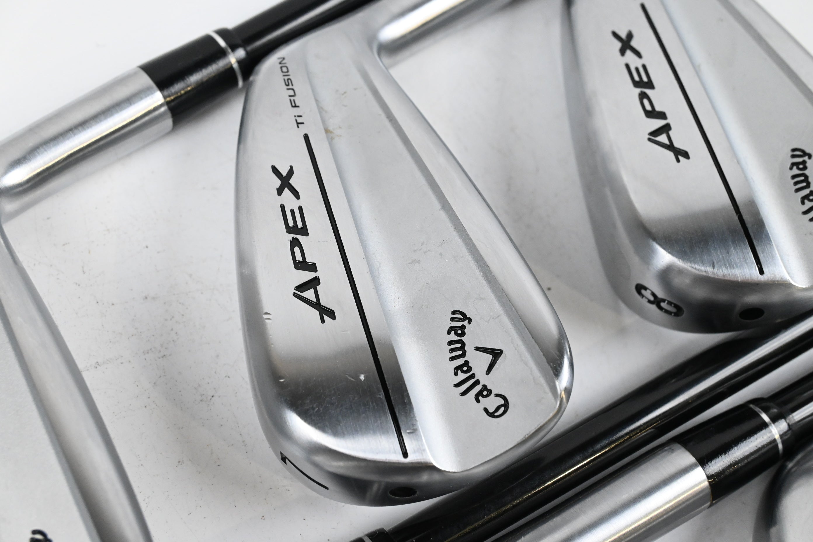 Callaway Apex Ti Fusion 250 Irons / 6-PW+GW / Regular Flex MMT Black 85 Shafts