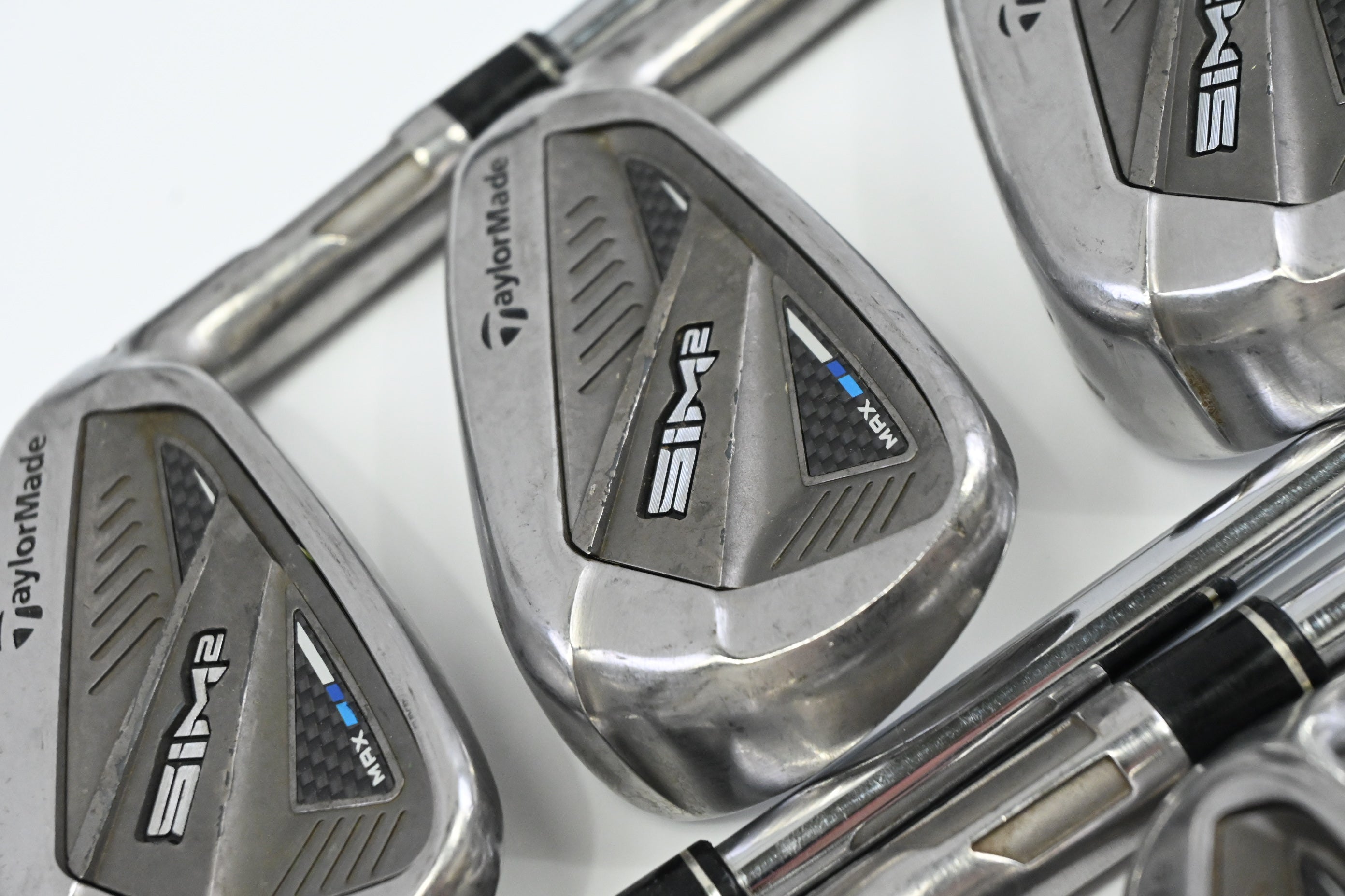 Taylormade SIM2 Max Irons / 6-PW+SW+LW / Stiff Flex KBS Max MT 85 Shafts