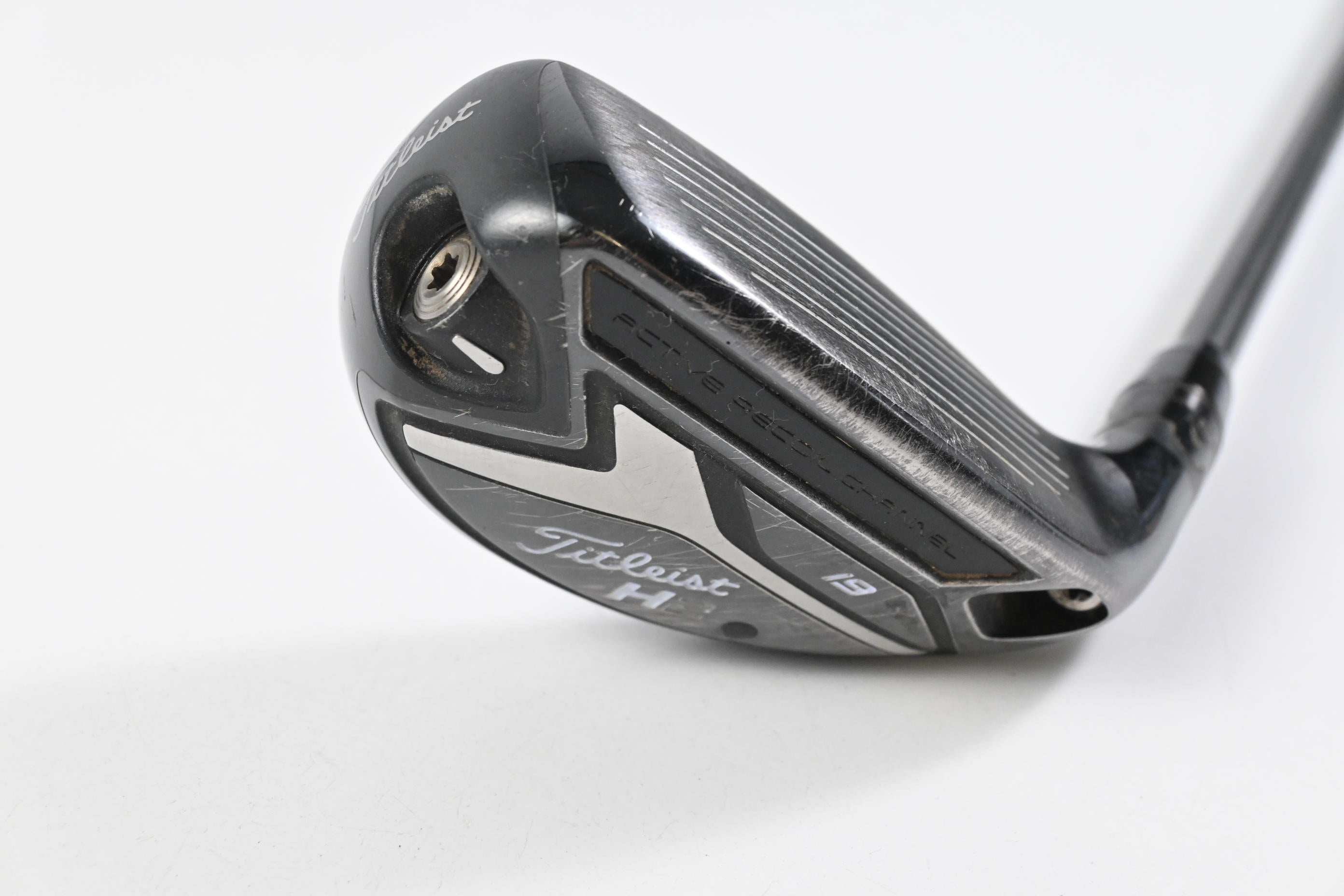 Titleist 818 H2 #3 Hybrid / 19 Degree / Stiff Flex Aldila Rogue M.AX 85 Shaft