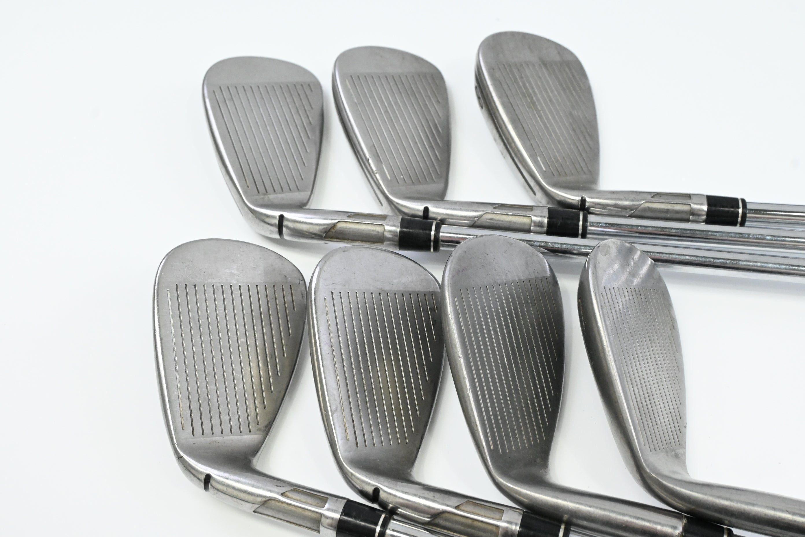 Taylormade SIM2 Max Irons / 6-PW+SW+LW / Stiff Flex KBS Max MT 85 Shafts