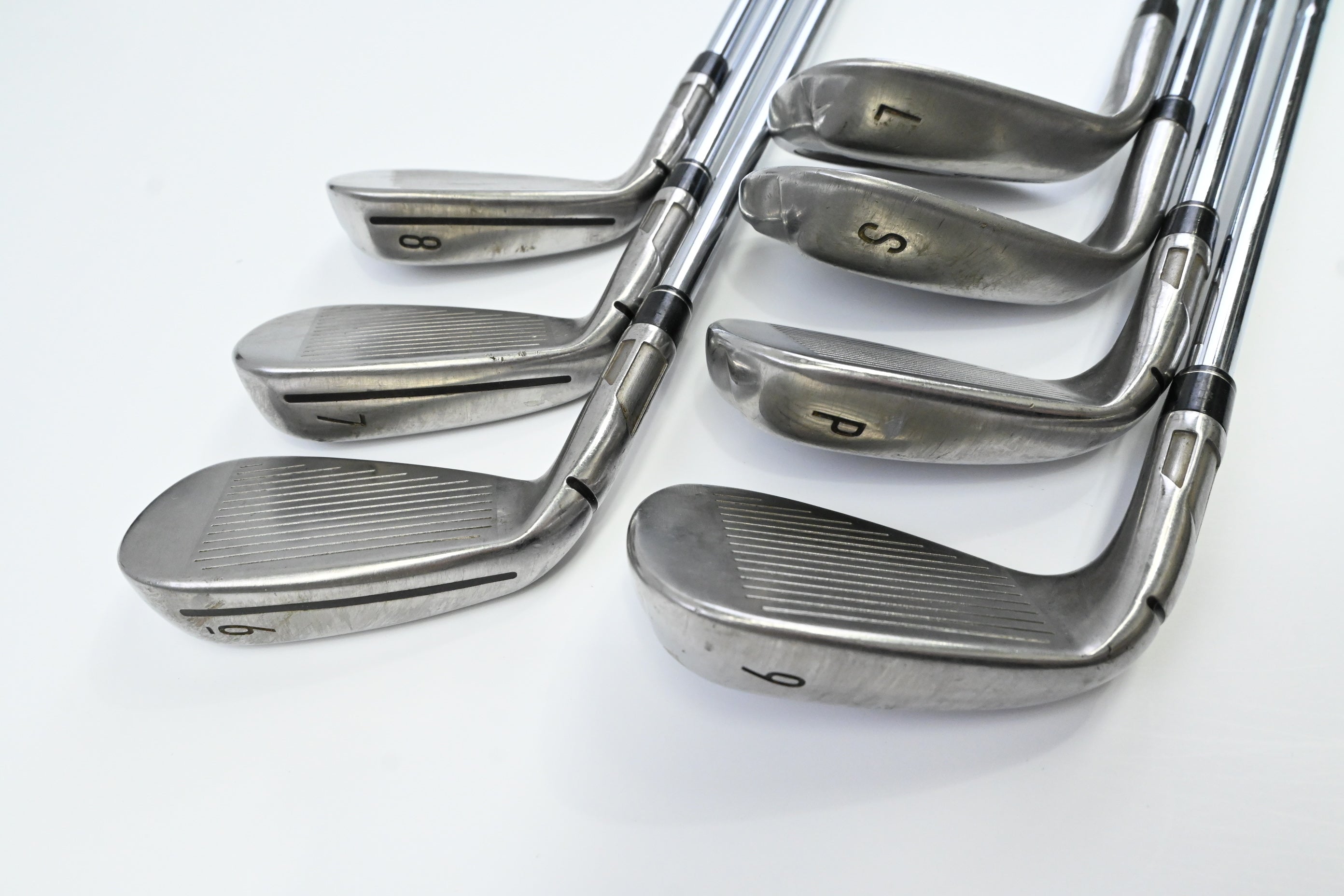 Taylormade SIM2 Max Irons / 6-PW+SW+LW / Stiff Flex KBS Max MT 85 Shafts