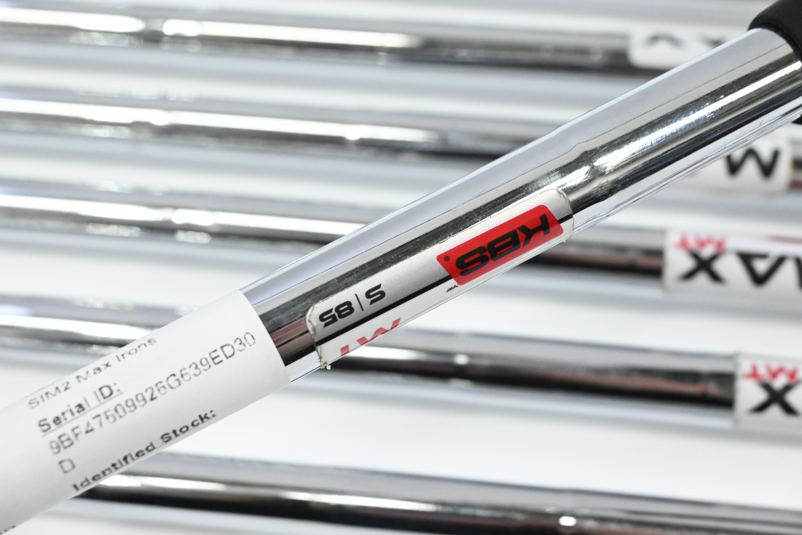 Taylormade SIM2 Max Irons / 6-PW+SW+LW / Stiff Flex KBS Max MT 85 Shafts
