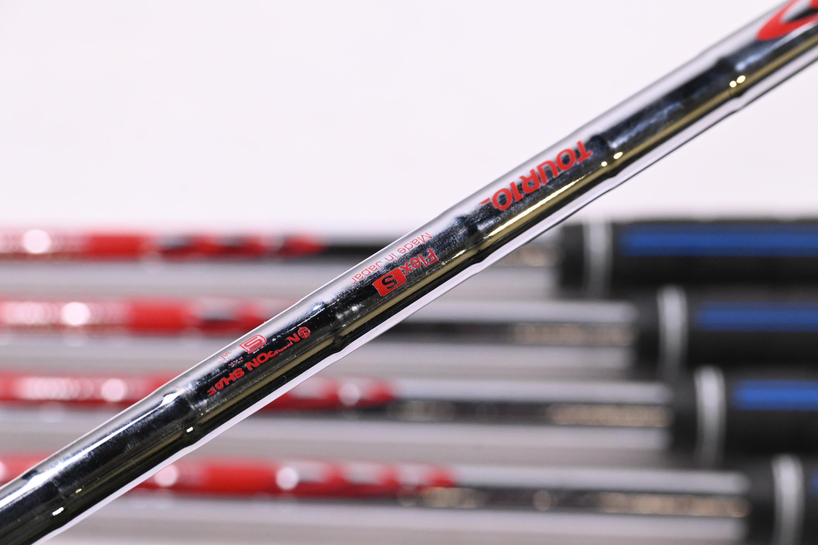 Taylormade Qi Irons / 5-PW / Stiff Flex N.S.Pro Modus³ Tour 105 Shafts