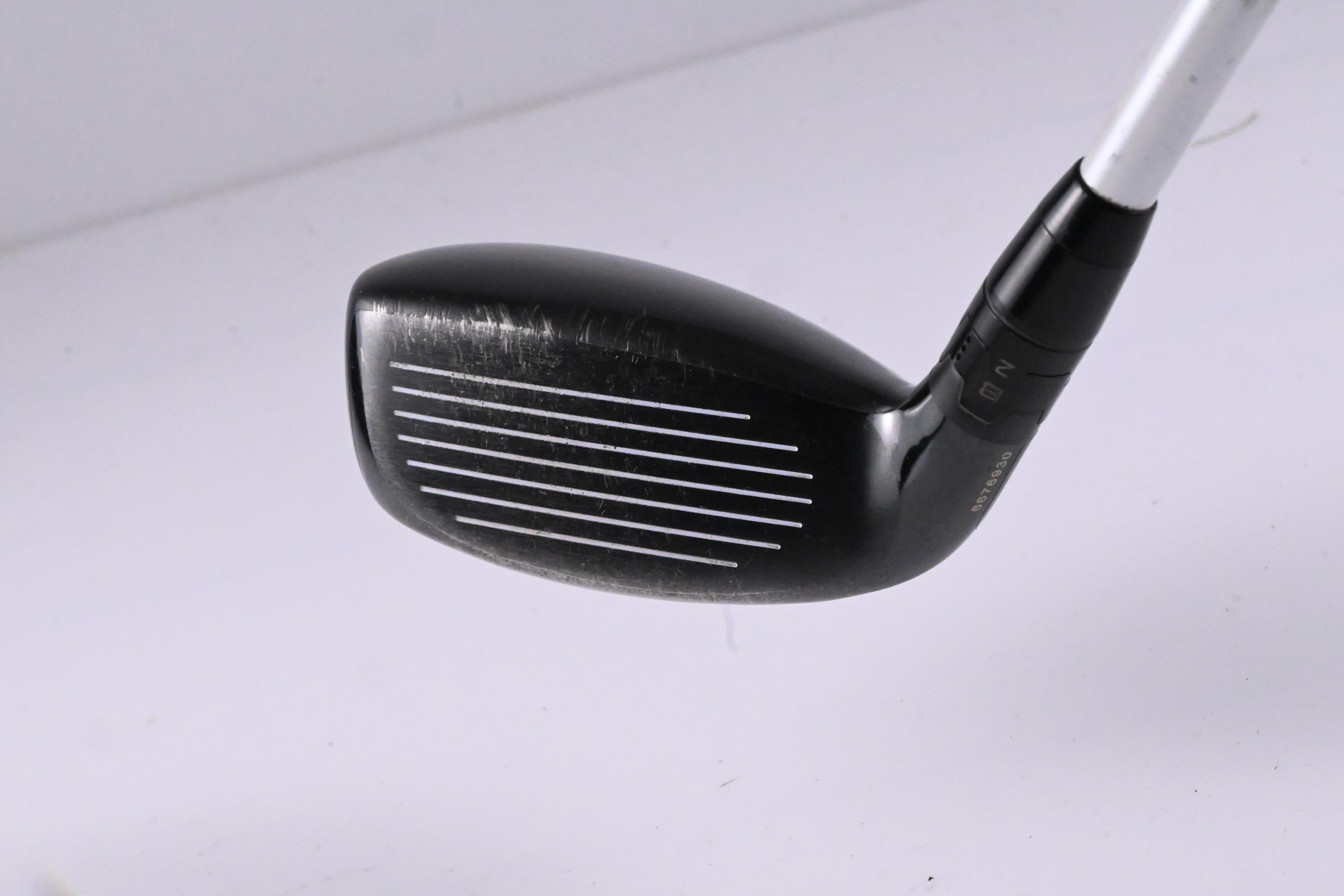 Titleist 818 H2 #2 Hybrid / 17 Degree / Stiff Flex Aldila Rogue Silver 110 MSI 85