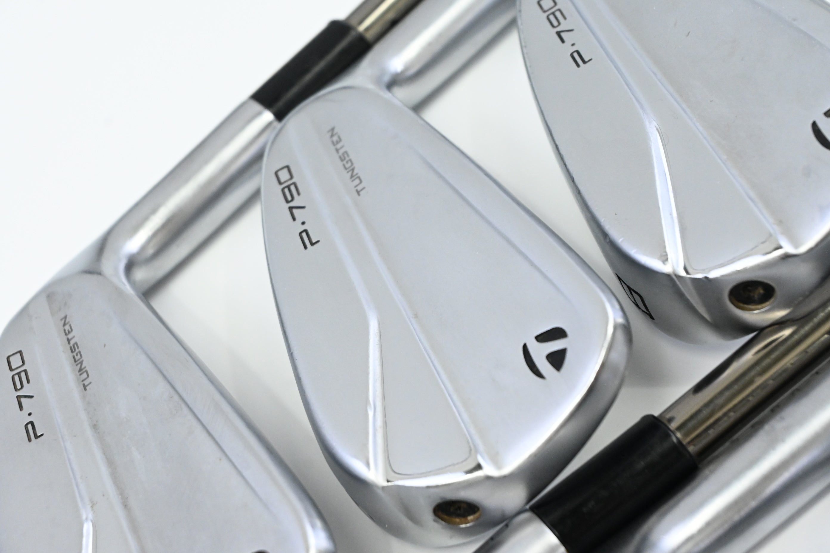 Taylormade P790 2021 Irons / 6-PW+AW / Regular Flex UST Recoil ESX 460 Shafts