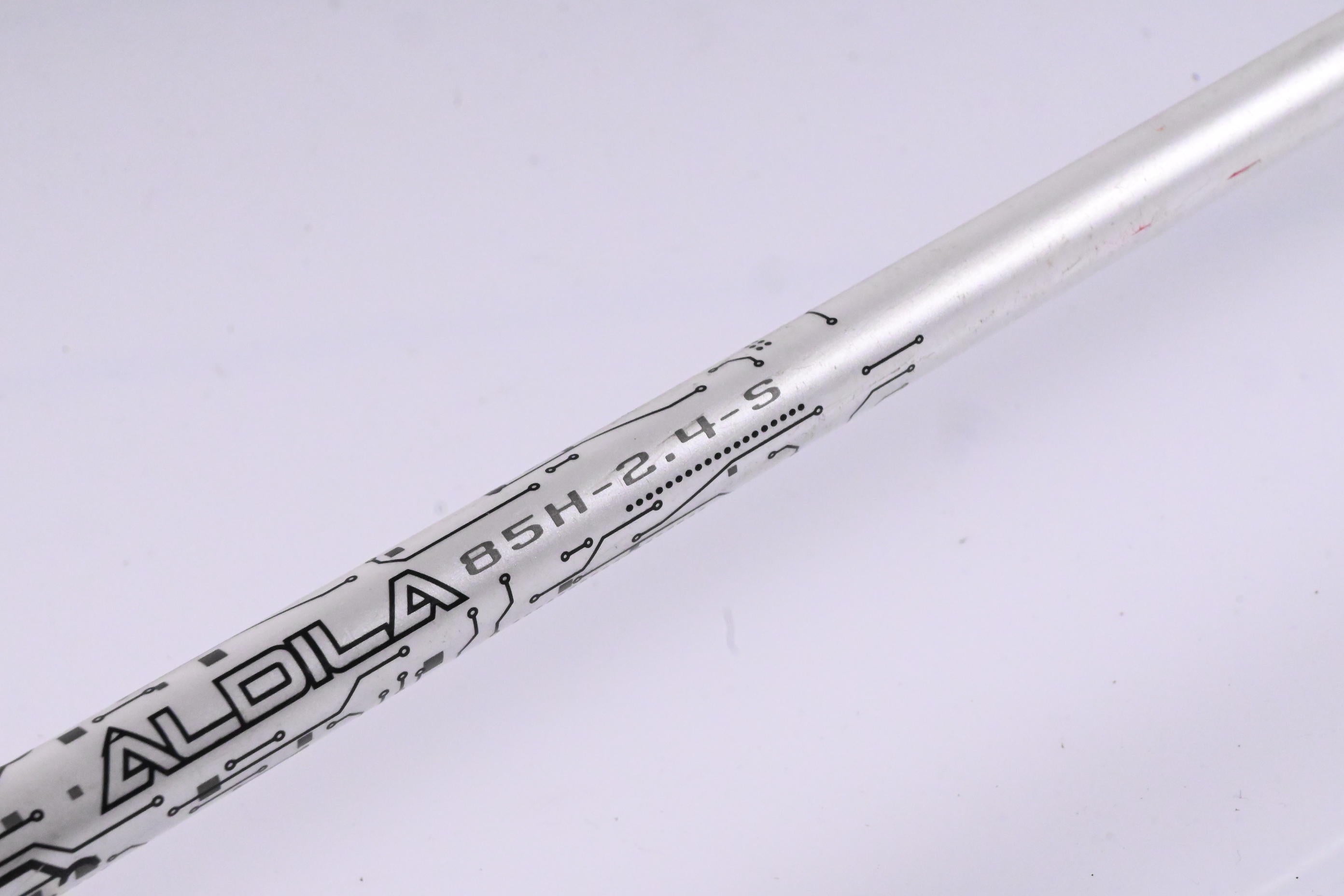 Titleist 818 H2 #2 Hybrid / 17 Degree / Stiff Flex Aldila Rogue Silver 110 MSI 85