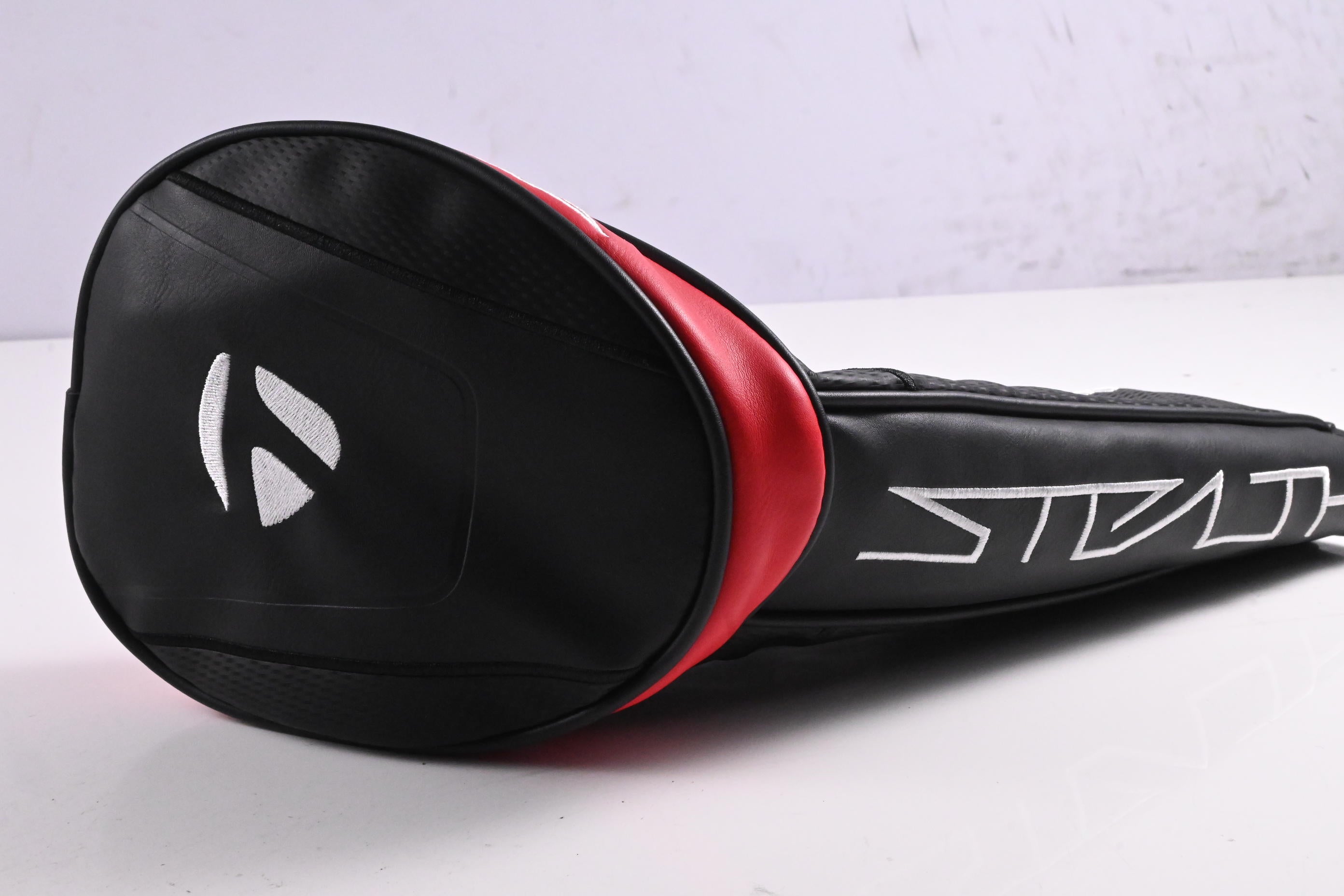 Left Hand Taylormade Stealth Plus Driver / 10.5 Degree / Regular Flex Shaft