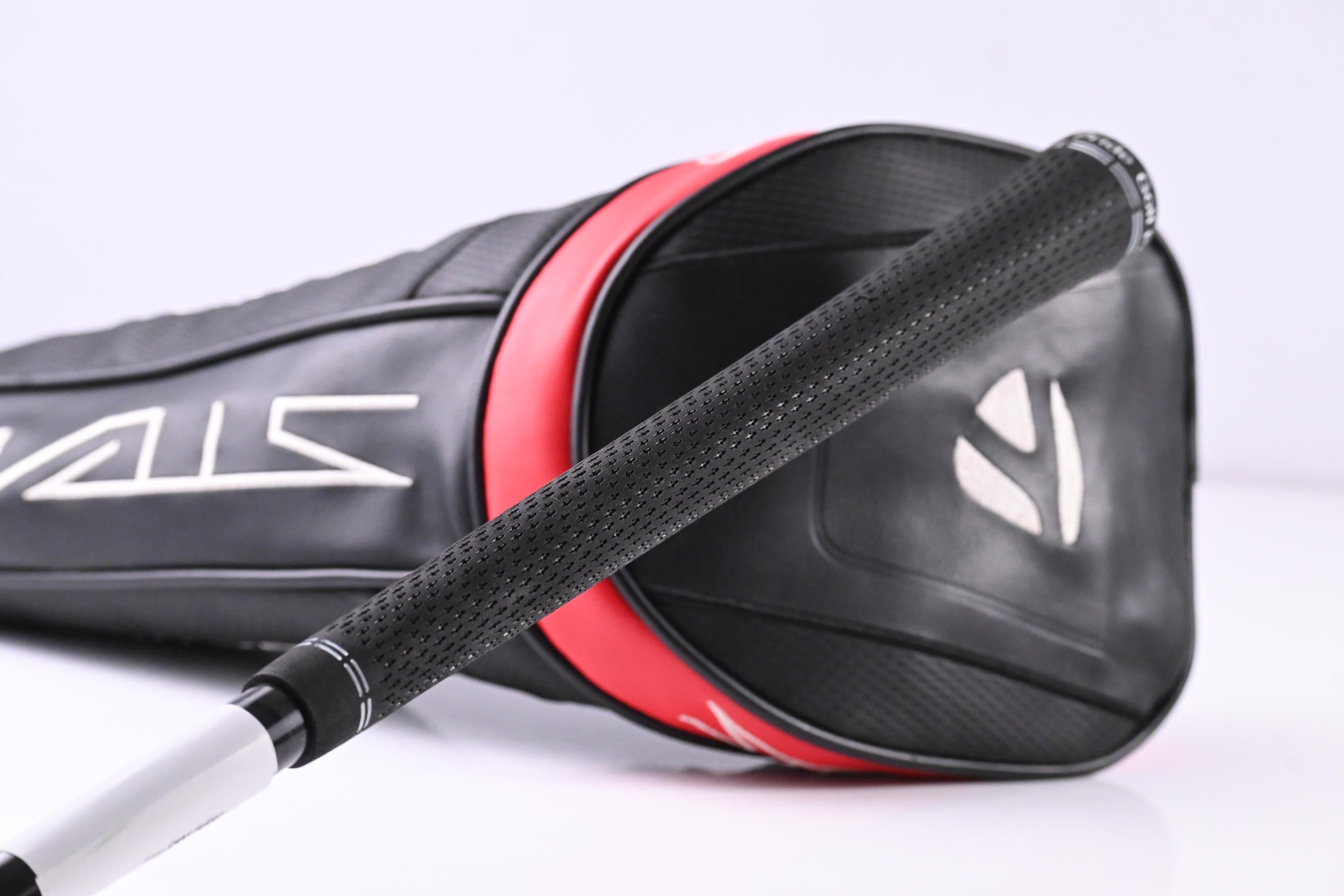 Taylormade Stealth Driver / 9 Degree / Stiff Flex EvenFlow Riptide 70 Shaft