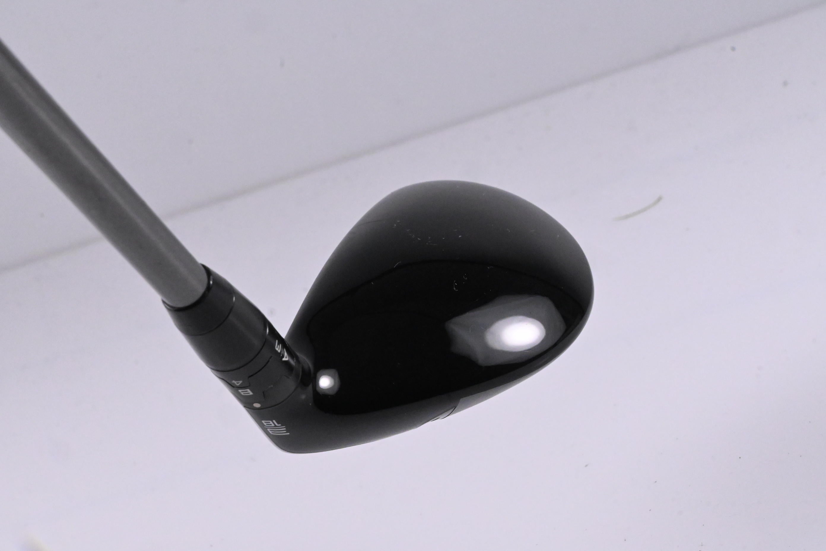 Titleist TSi2 #3 Hybrid / 18 Degree / Stiff Flex Aldila Rogue M-AX 85 Shaft