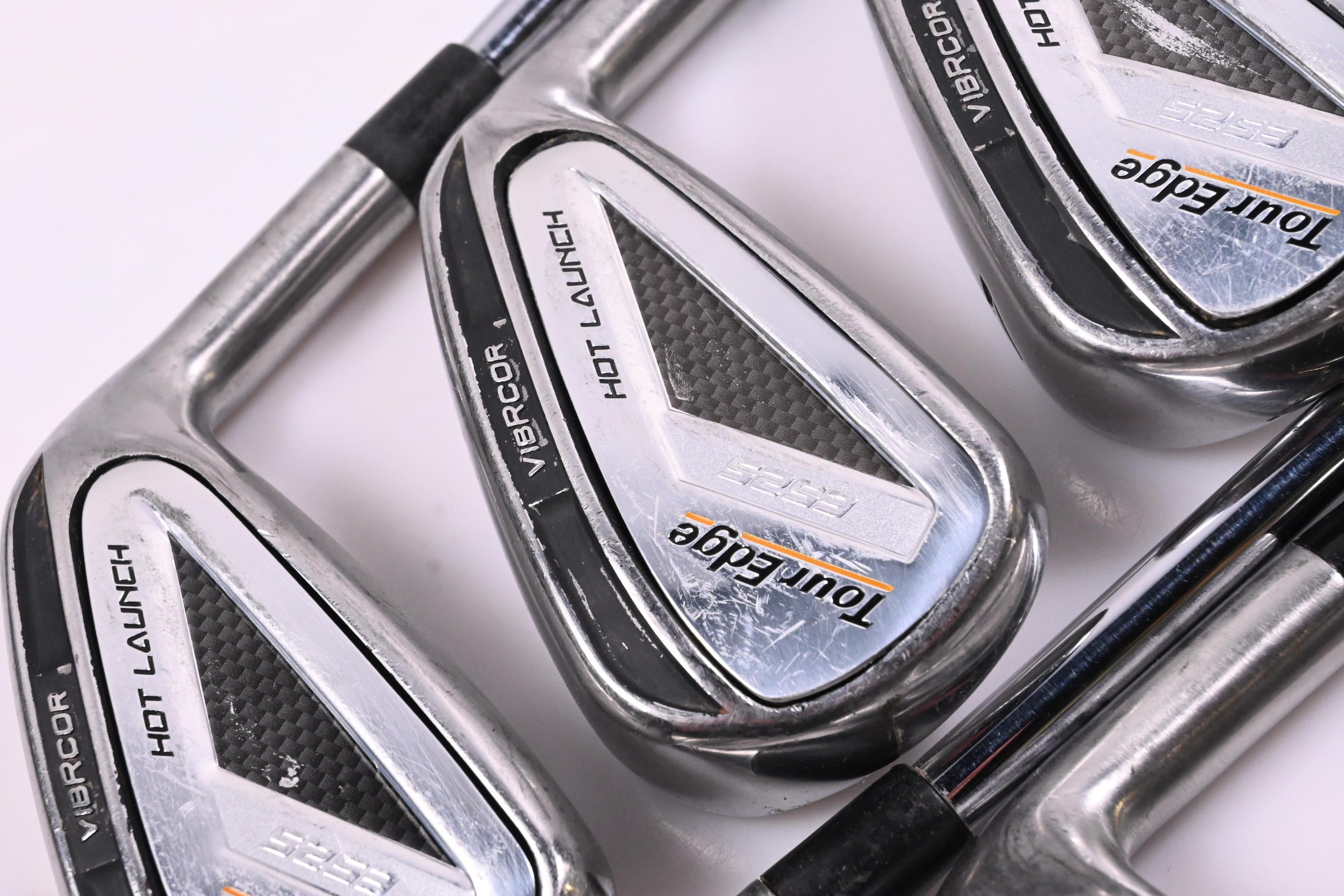 Tour Edge E525 Irons / 5-PW / Regular Flex Elevate MPH 95 Shafts