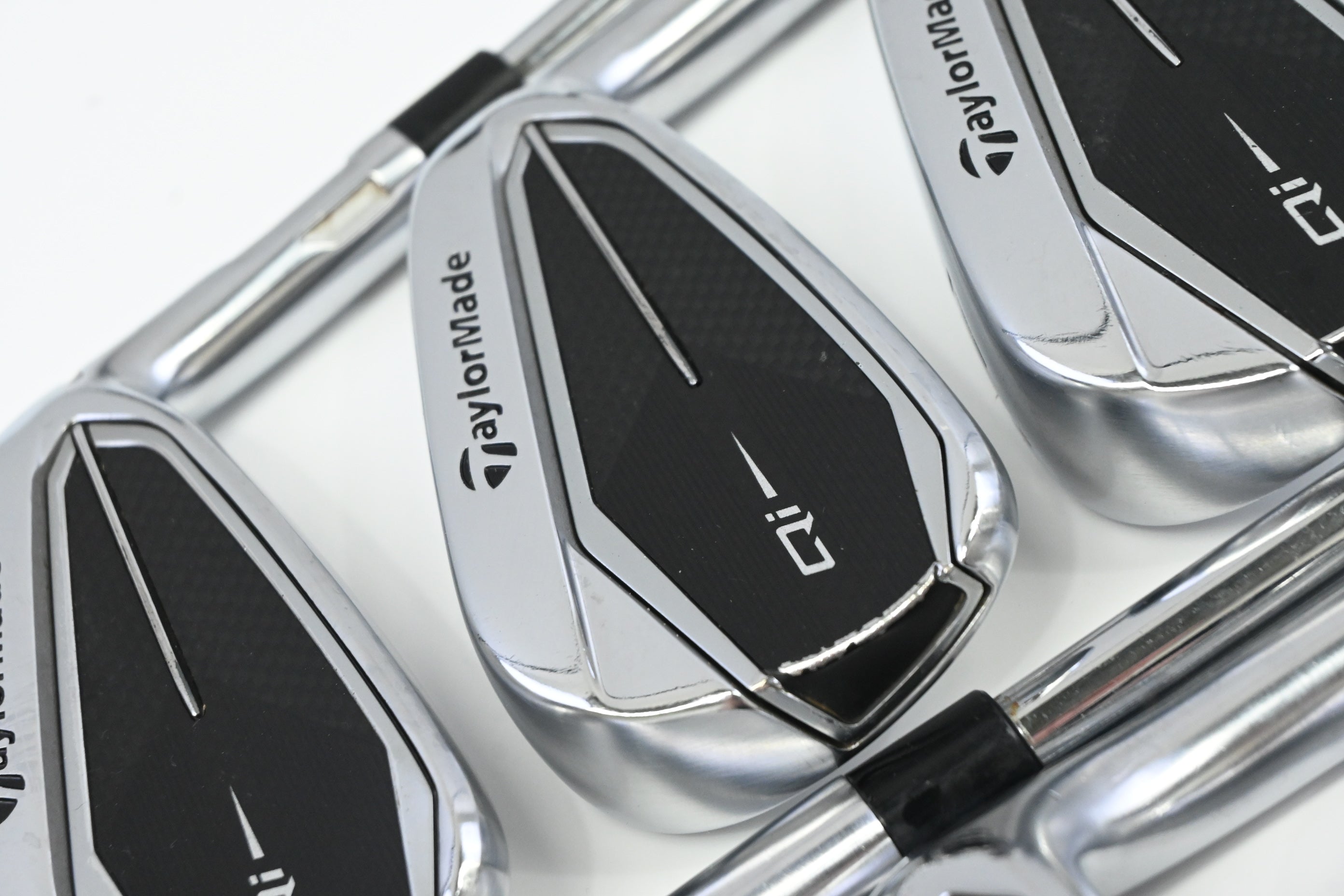 Taylormade Qi Irons / 5-PW+AW+SW / Regular Flex KBS Max MT 85 Shafts