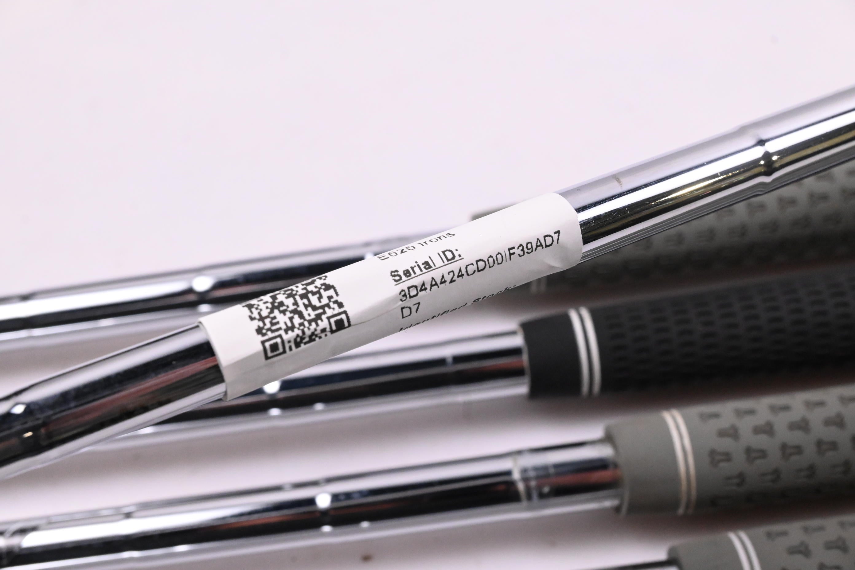 Tour Edge E525 Irons / 5-PW / Regular Flex Elevate MPH 95 Shafts