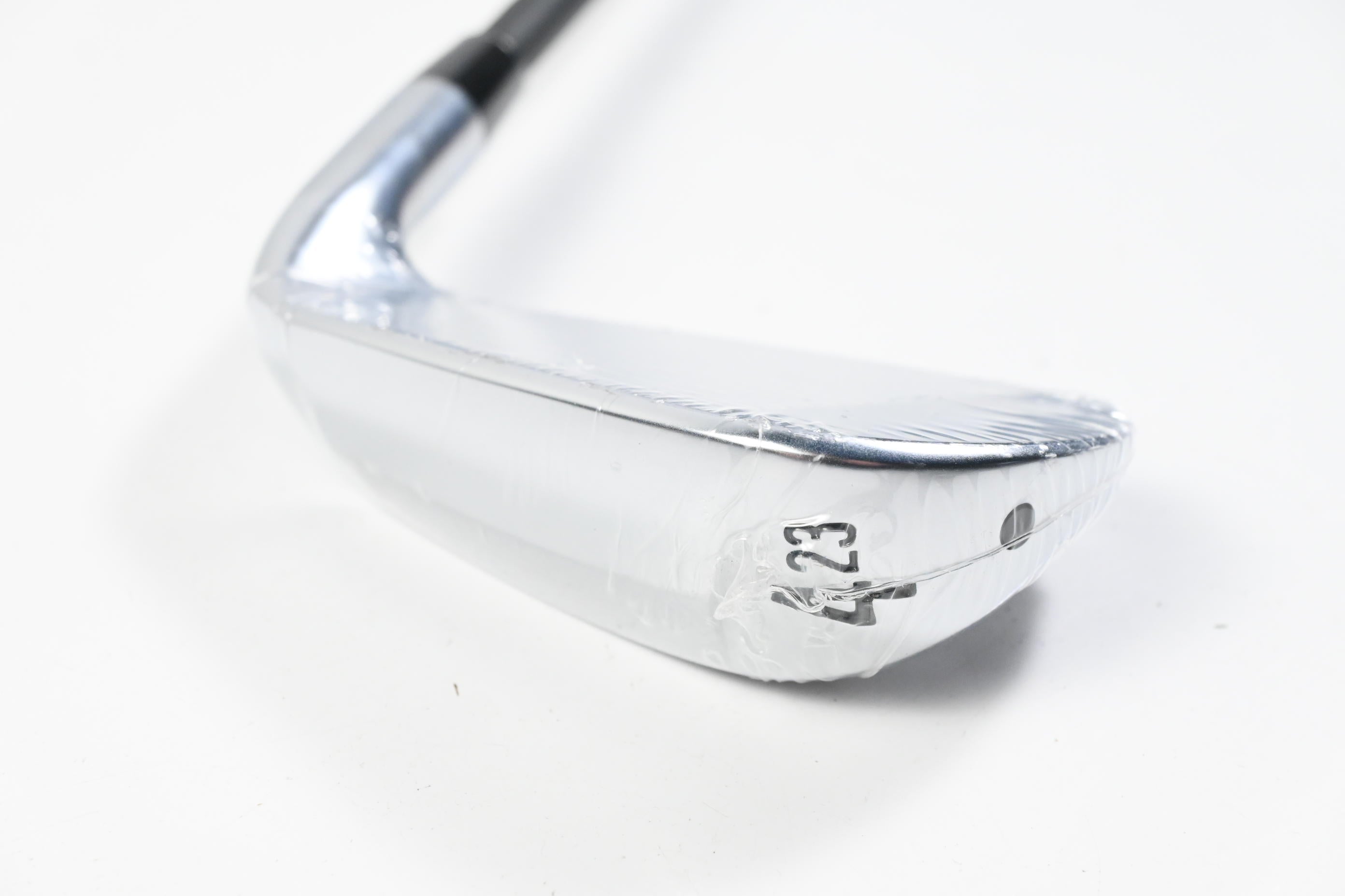 Left Hand Srixon ZXiU Utility #4 Iron / 23 Degree / Regular Flex MMT Black 80