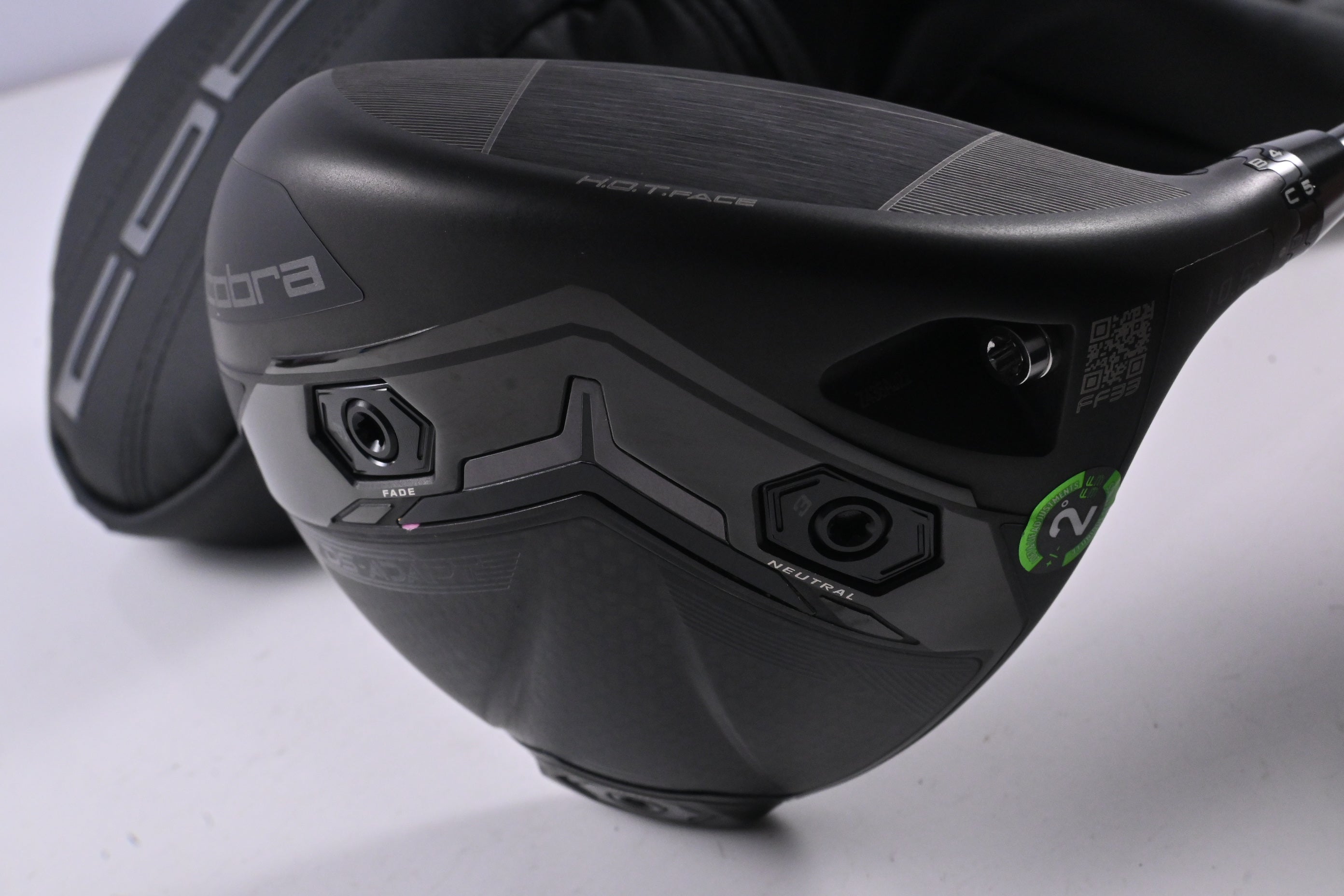 Cobra DS-Adapt LS Driver / 10.5 Degree / Stiff Flex Denali Black 60 Shaft