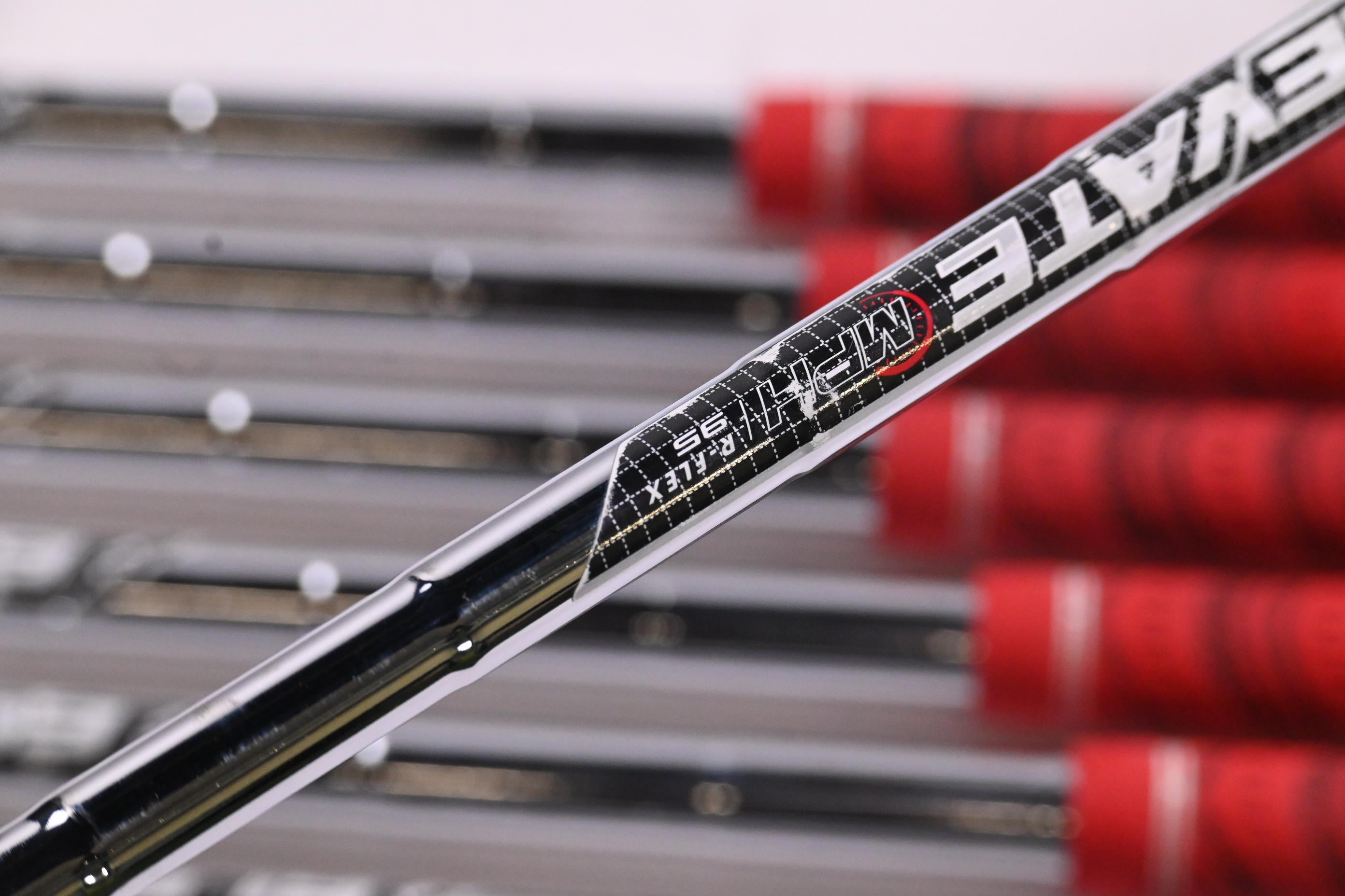 Callaway Paradym Irons / 5-PW+52° / Regular Flex Elevate MPH 95 Shafts