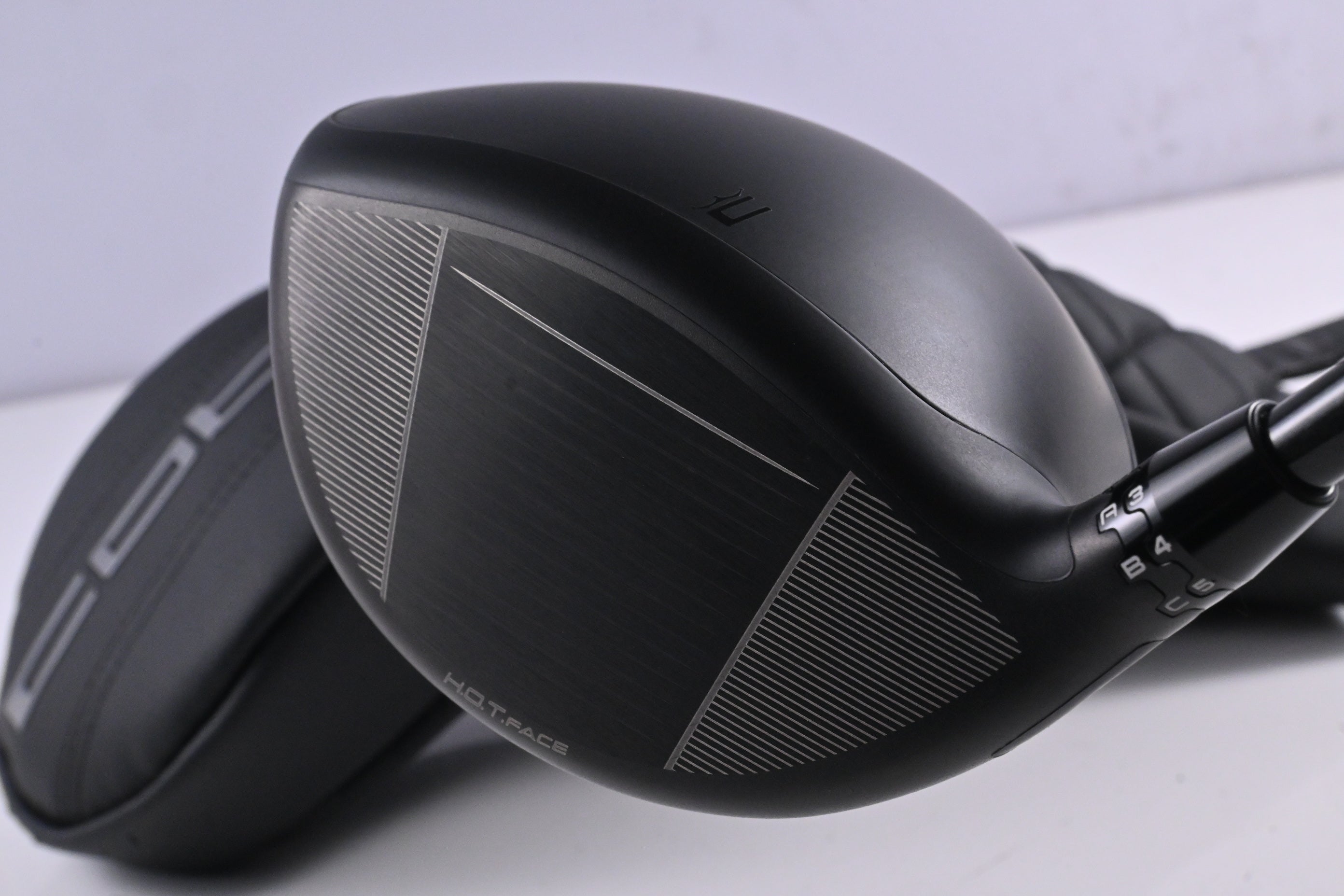Cobra DS-Adapt LS Driver / 10.5 Degree / Stiff Flex Denali Black 60 Shaft