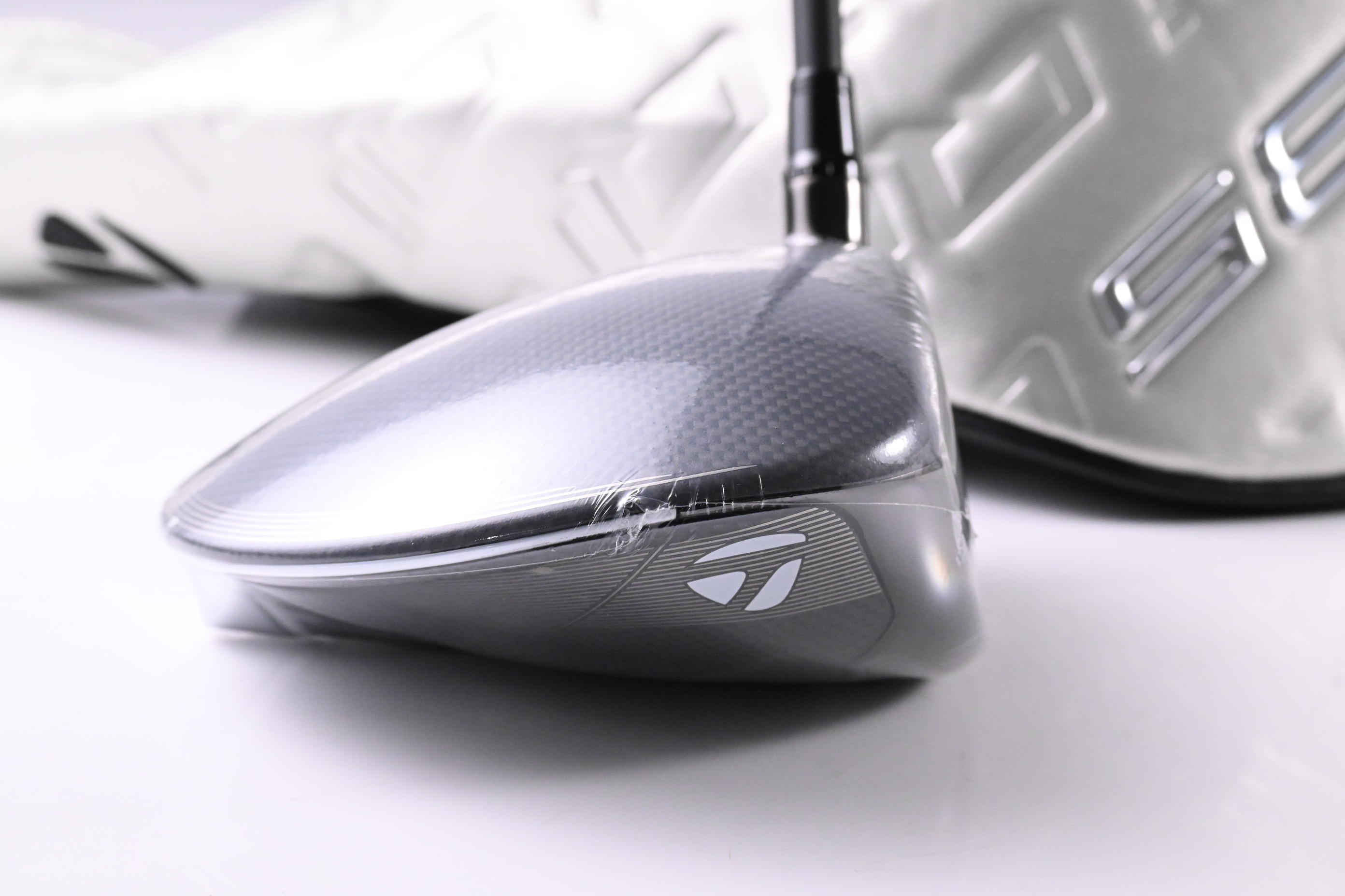 Taylormade Qi35 Max Lite Driver / 10.5 Degree / Regular Flex Vanquish Blue 4 Shaft