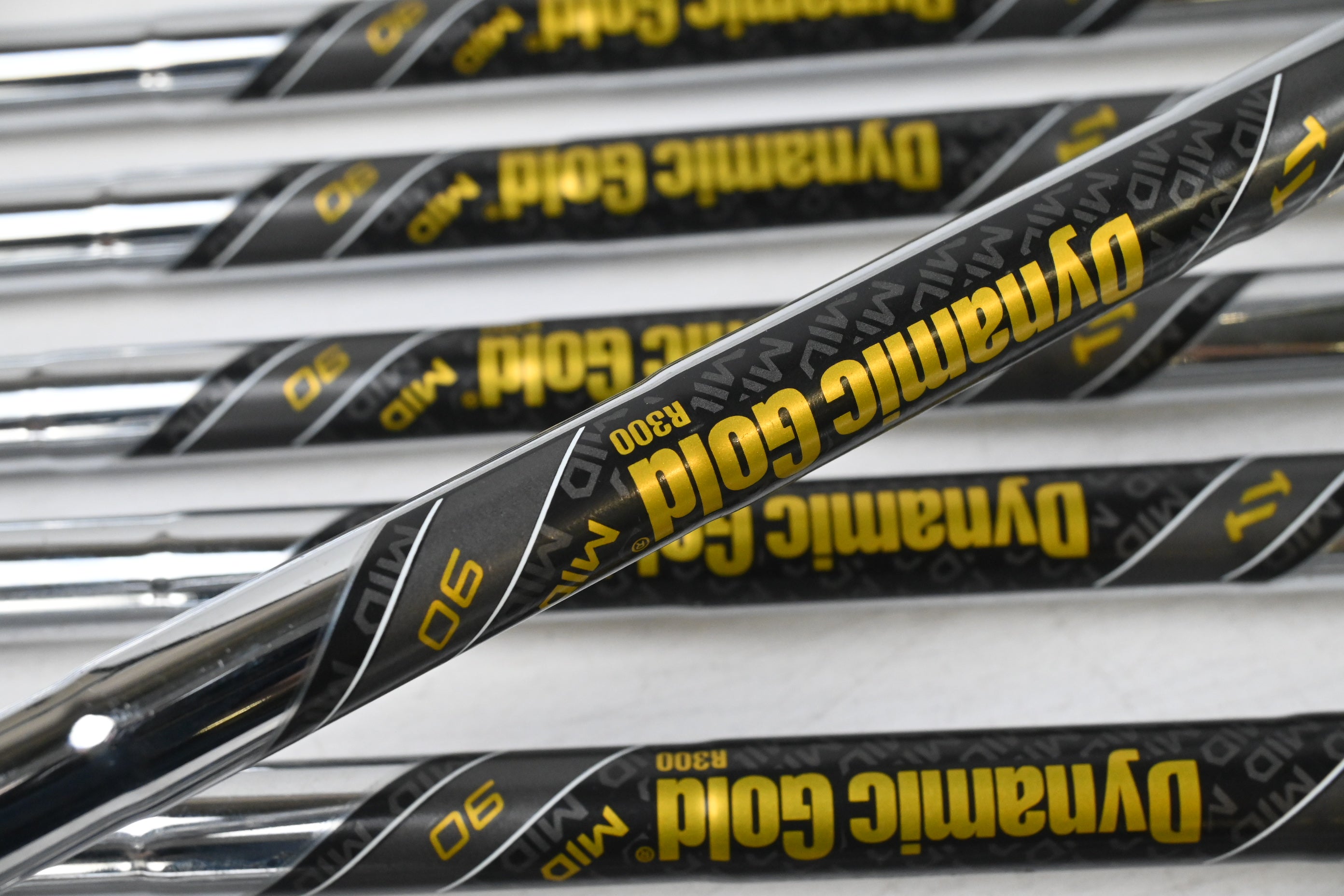 Callaway Apex Ai300 Irons / 4-PW+GW / Regular Flex Dynamic Gold Mid 90 R300