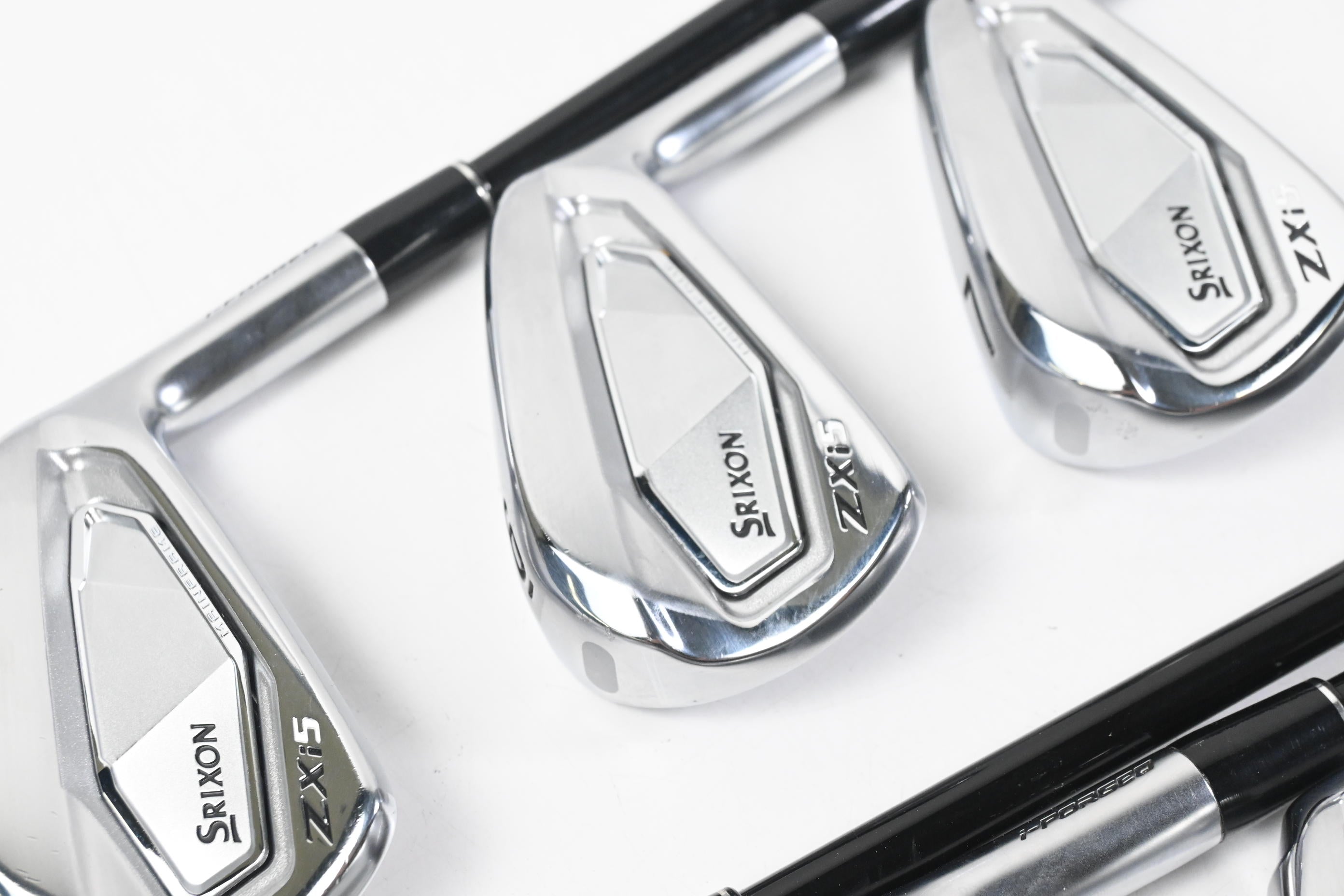 Srixon ZXi5 Irons / 5-PW+GW / Regular Flex Accra iS7 Shafts