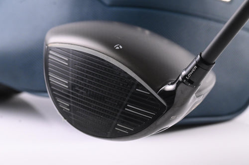 Taylormade Qi4D Driver / 10.5 Degree / Regular Flex REAX Blue 50 Shaft