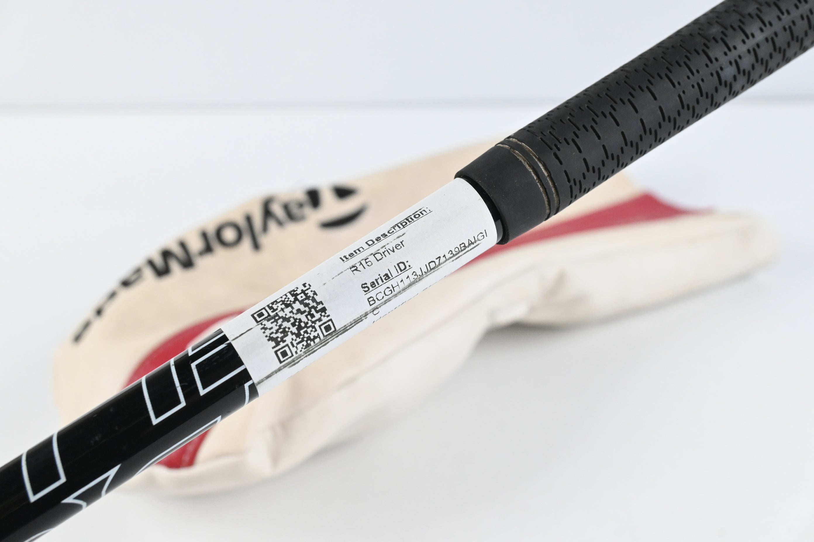 Taylormade R15 Driver / 10.5 Degree / Regular Flex Fujikura Pro 60 Shaft