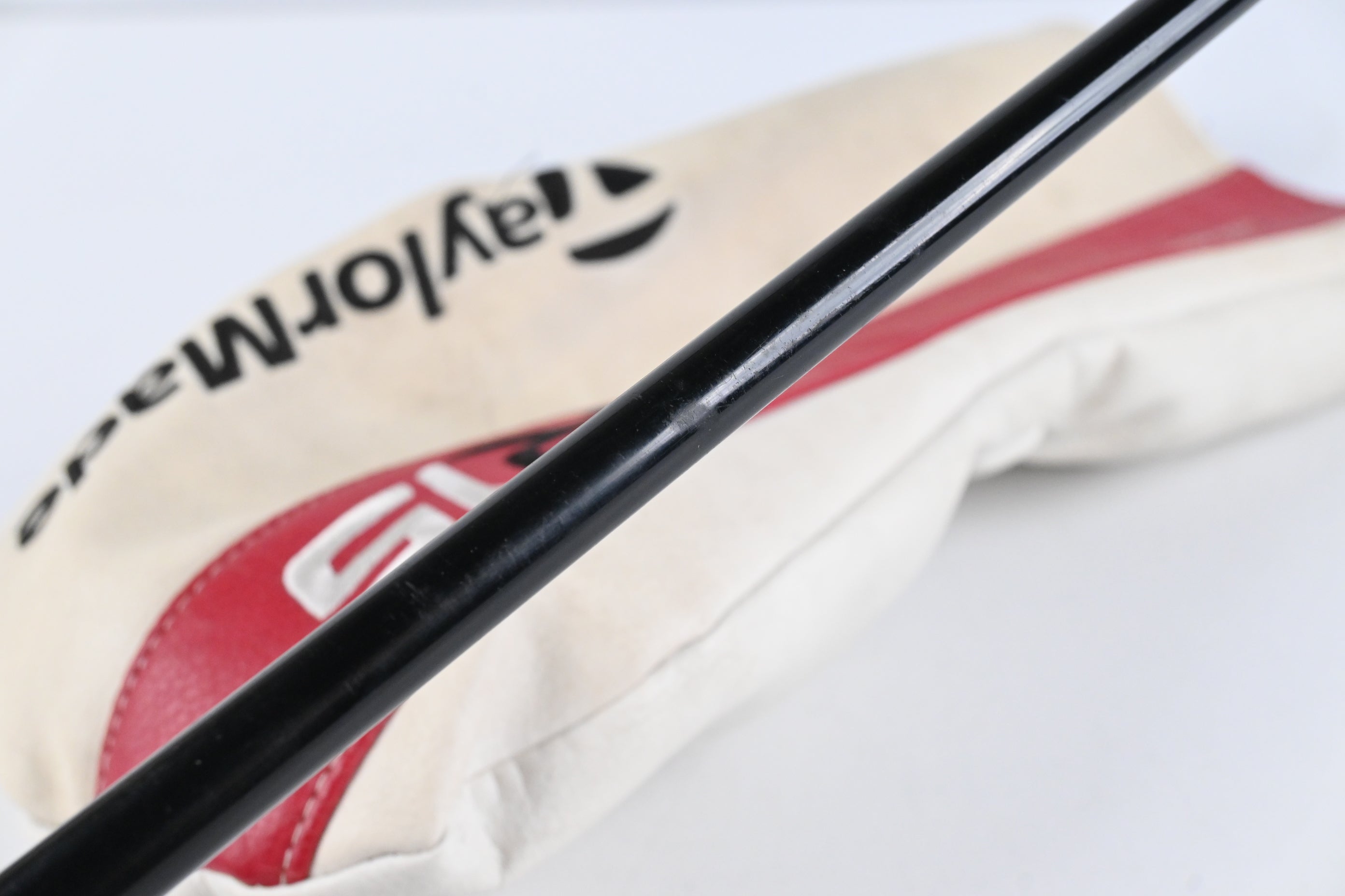 Taylormade R15 Driver / 10.5 Degree / Regular Flex Fujikura Pro 60 Shaft