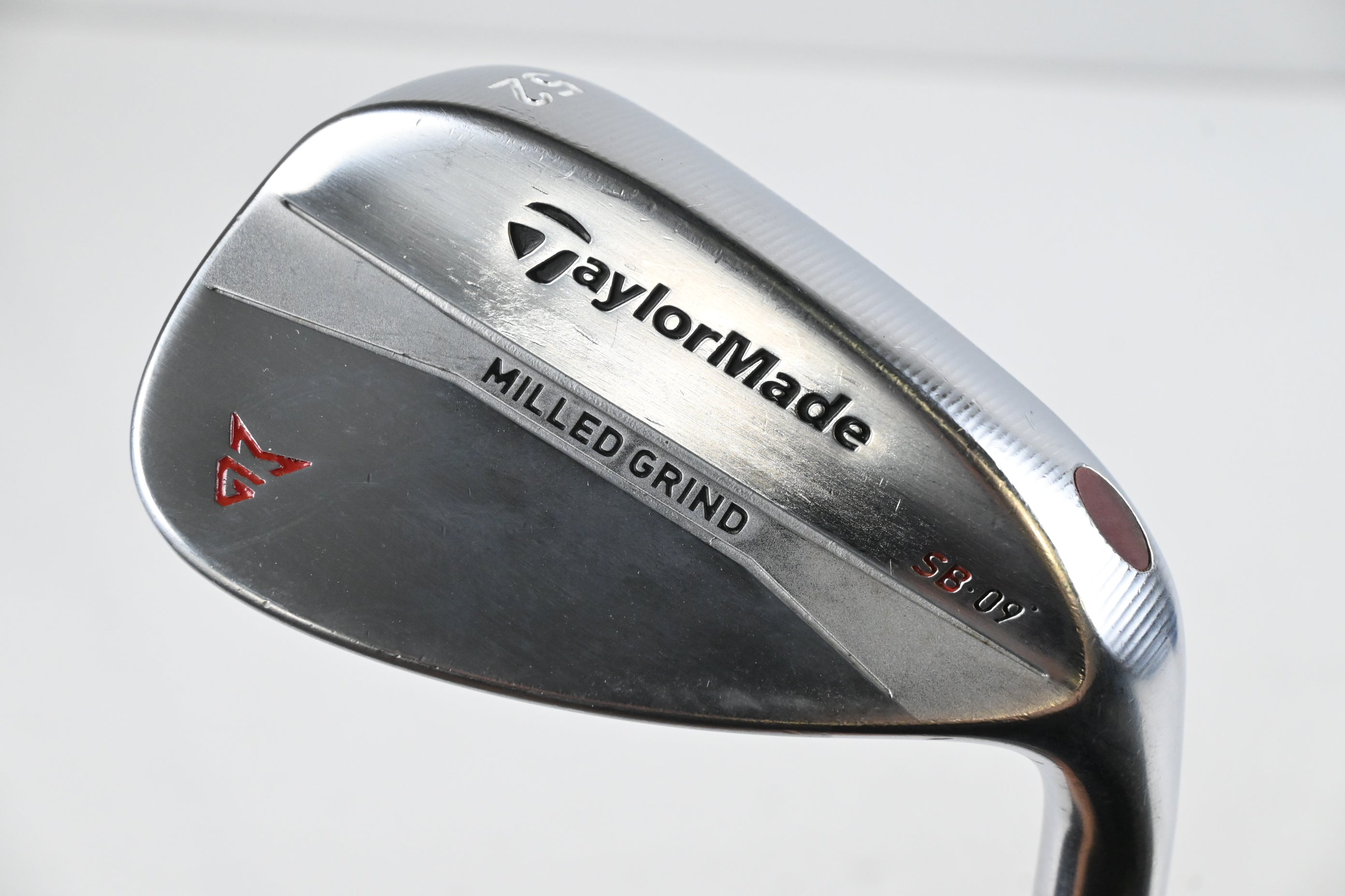 Taylormade Milled Grind Gap Wedge / 52 Degree / Wedge Flex Dynamic Gold Shaft