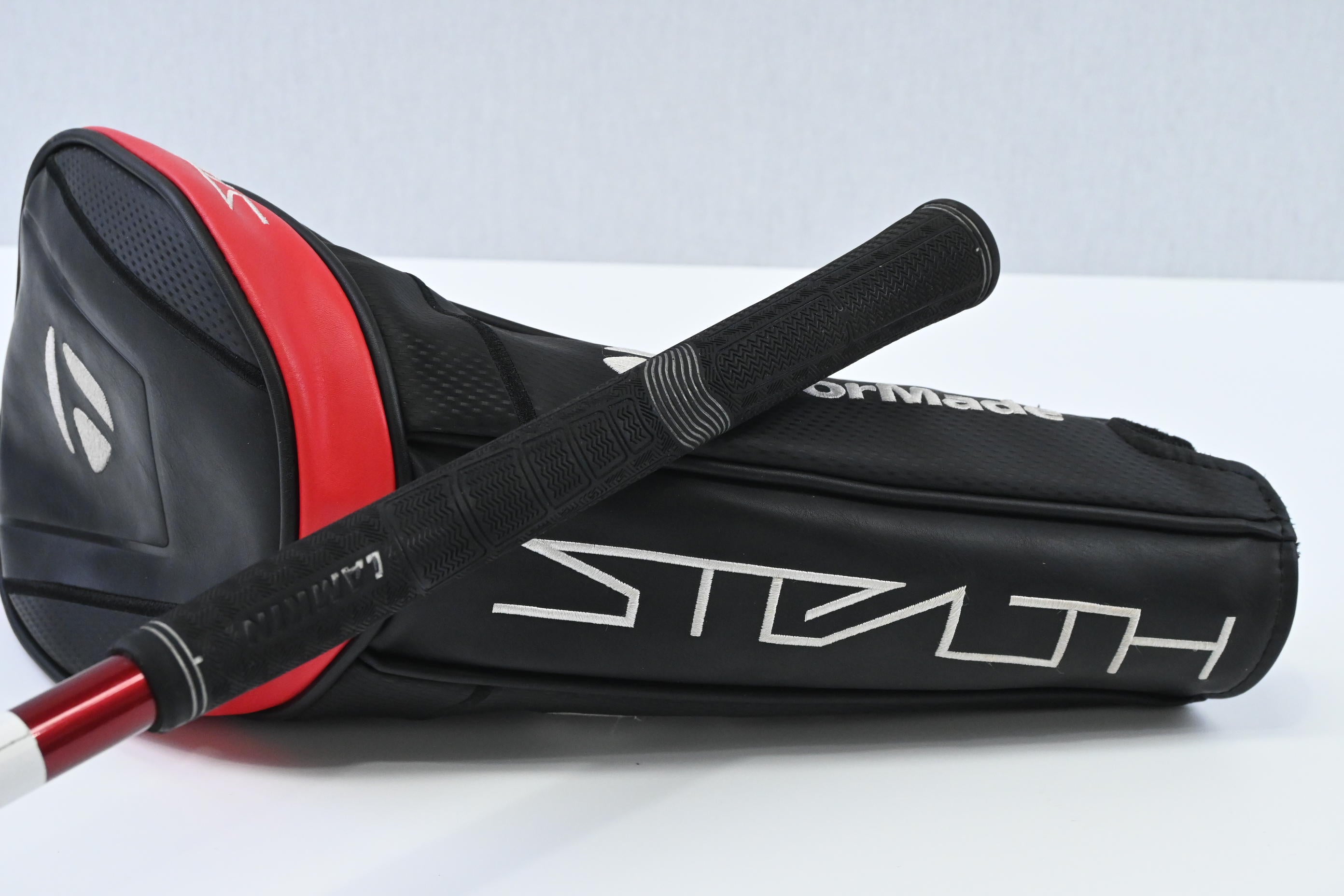 Taylormade Stealth Plus Driver / 10.5 / Stiff Flex HZRDUS RDX Smoke Red 60