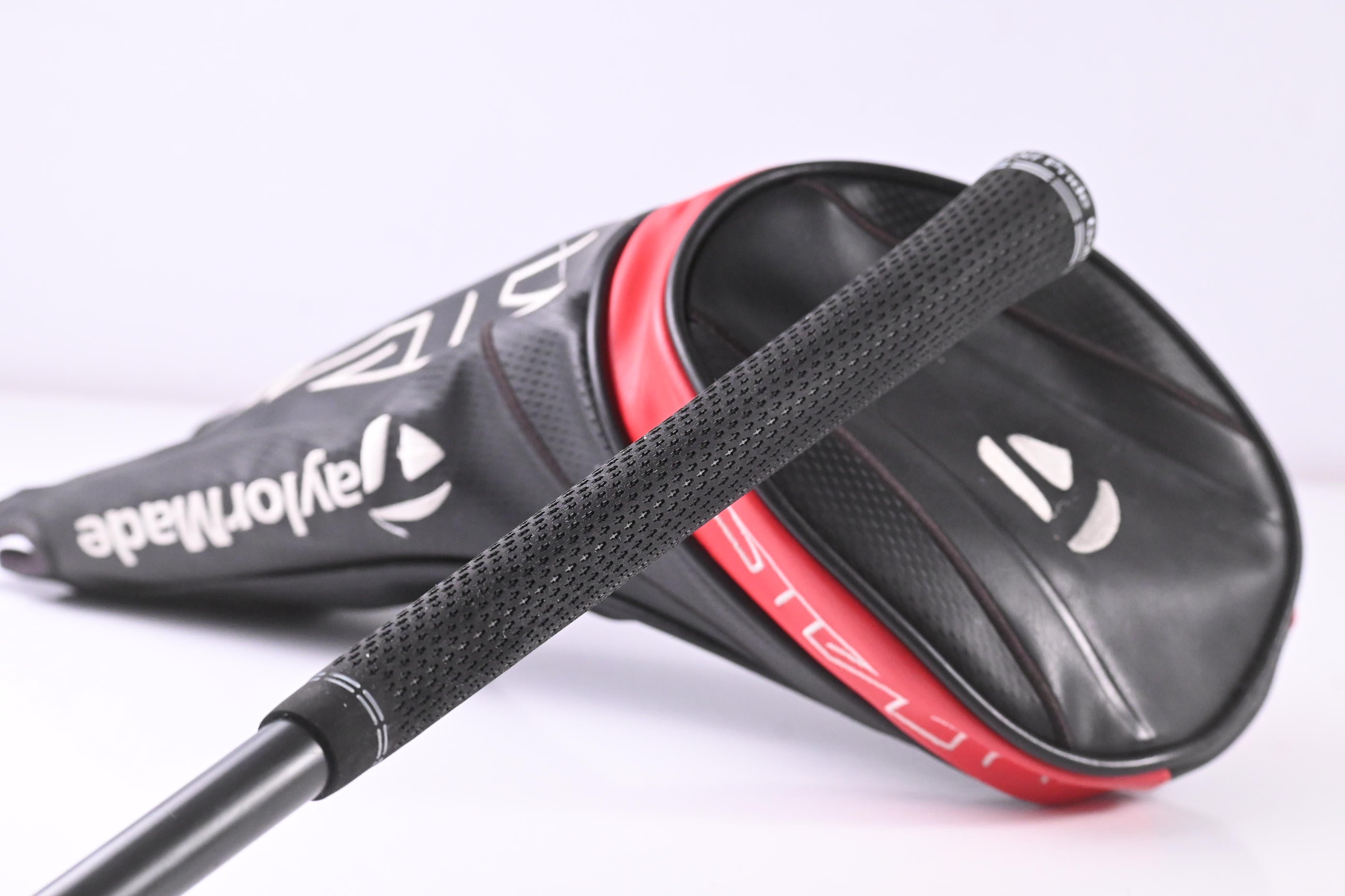 Taylormade Stealth Plus Driver / 10.5 Degree / X-Flex HZRDUS Smoke Black 70