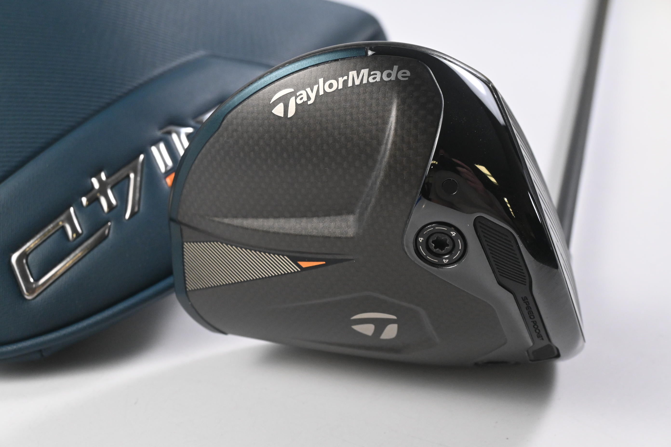 Taylormade Qi4D Driver / 10.5 Degree / Regular Flex REAX Blue 50 Shaft