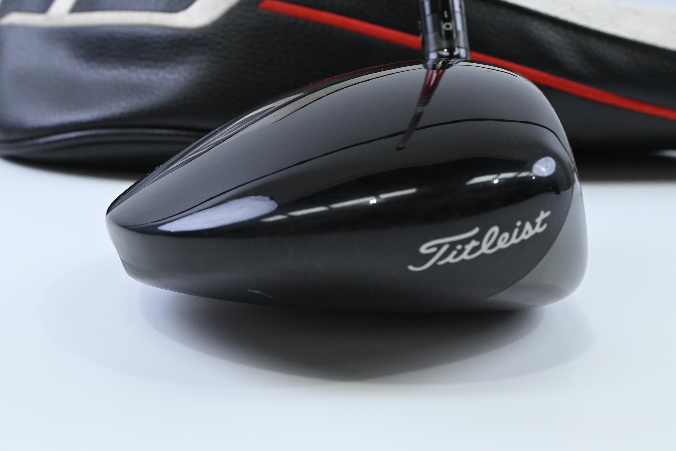 Titleist GT2 Driver / 10 Degree / Regular Flex Denali Red 50 Shaft