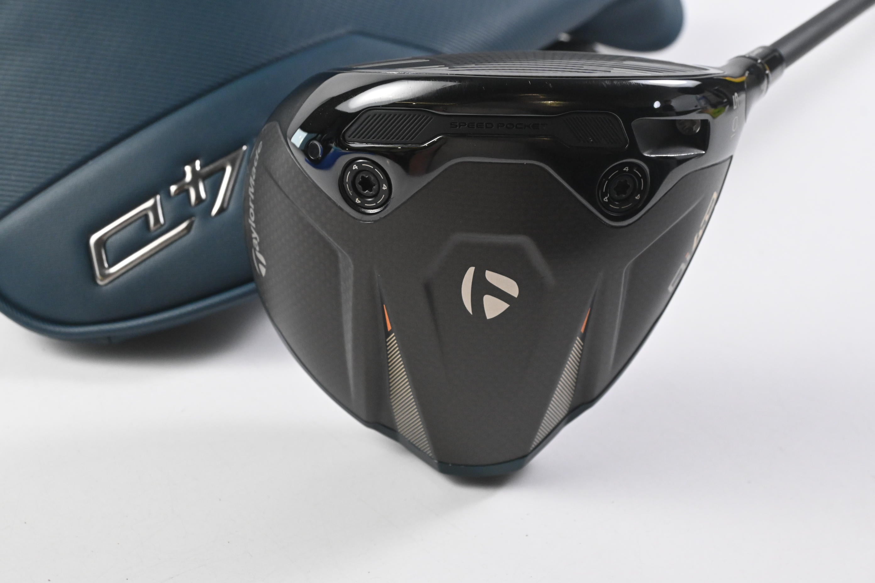 Taylormade Qi4D Driver / 10.5 Degree / Regular Flex REAX Blue 50 Shaft