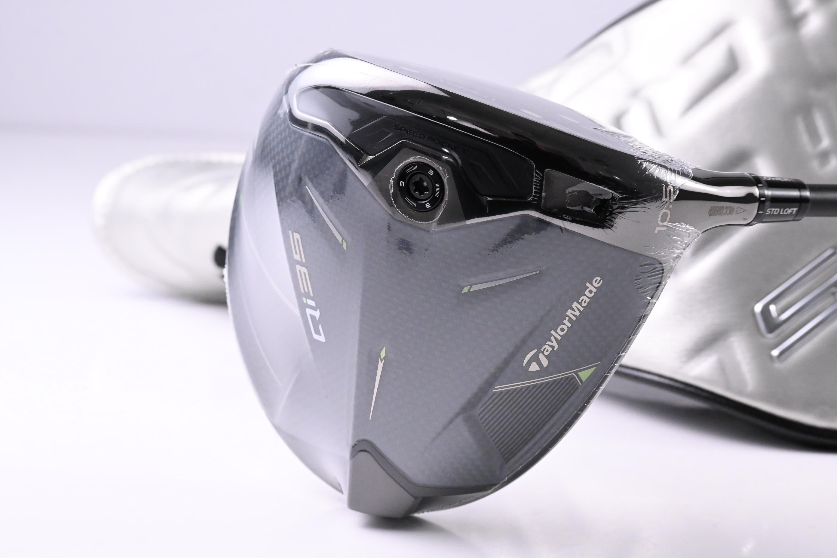 Taylormade Qi35 Driver / 10.5 Degree / Regular Flex Fujikura Ventus Blue '25 5