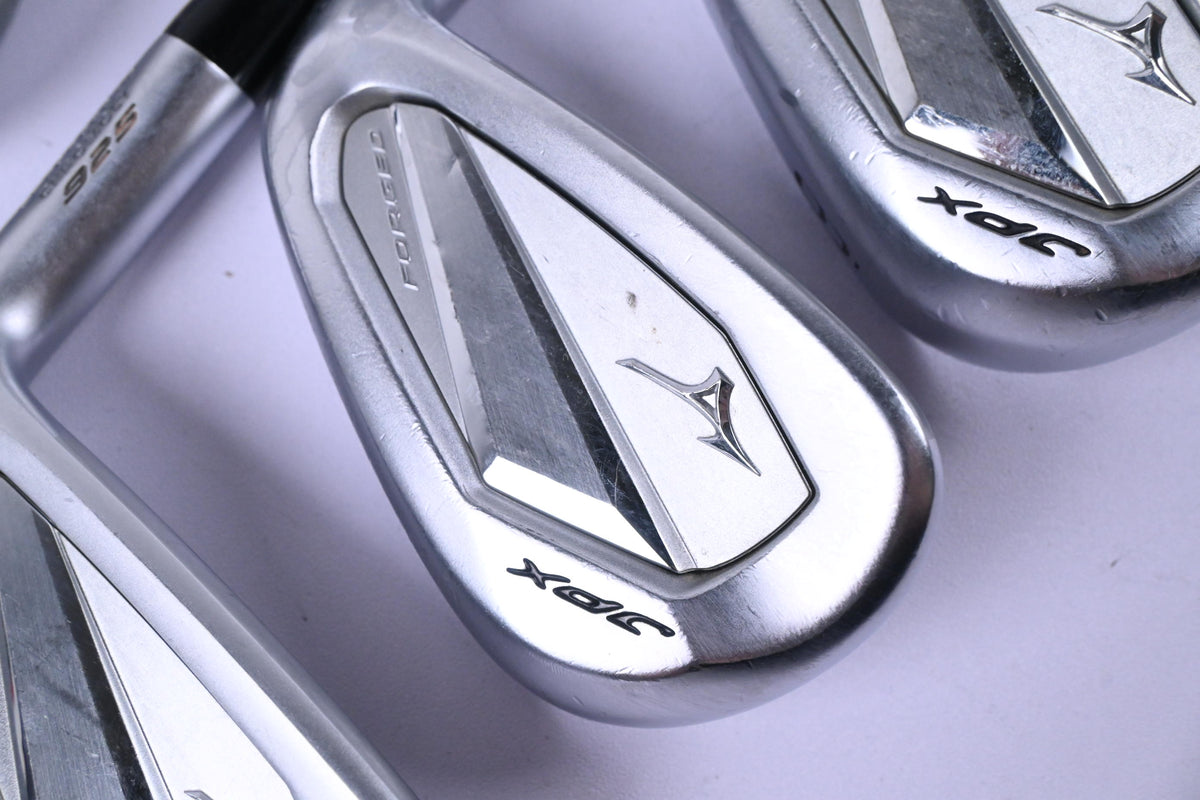 Mizuno JPX 925 Forged Irons / 4-PW / Regular Flex Dynamic Gold 95 R300 Shaft