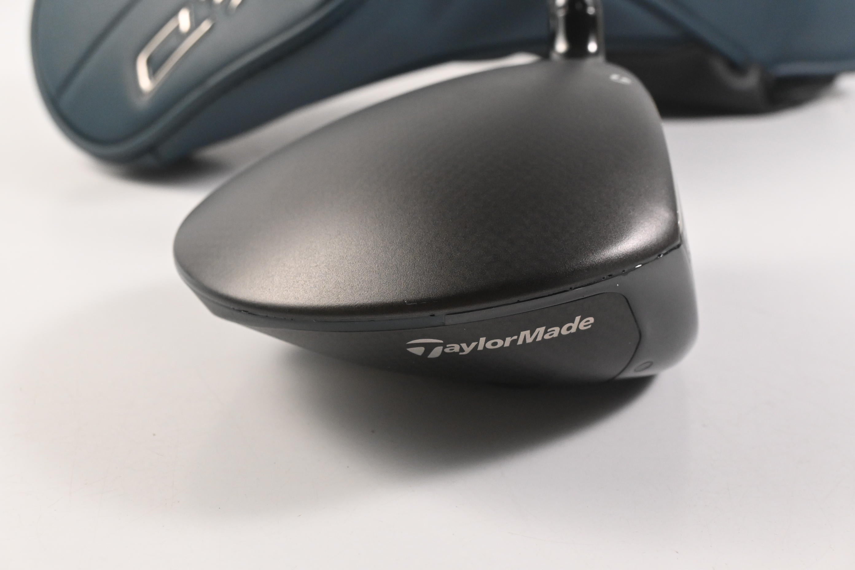 Taylormade Qi4D LS Driver / 9 Degree / Regular Flex Vanquish 4 Shaft