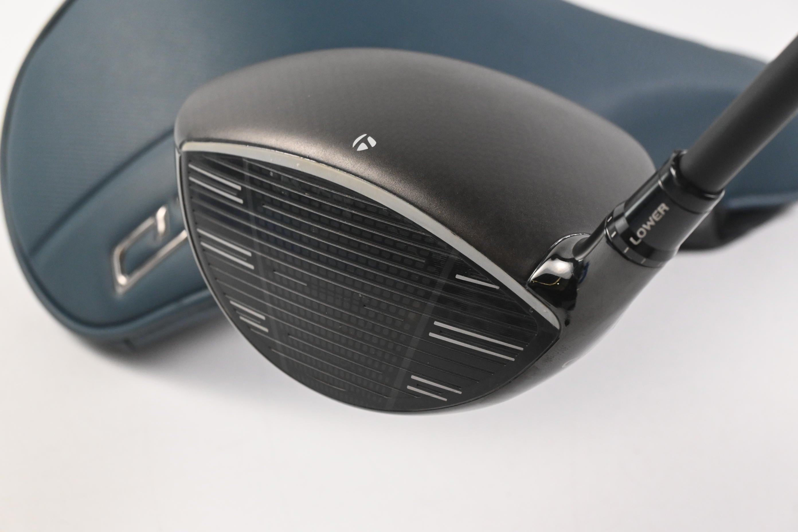 Taylormade Qi4D LS Driver / 9 Degree / Regular Flex Vanquish 4 Shaft