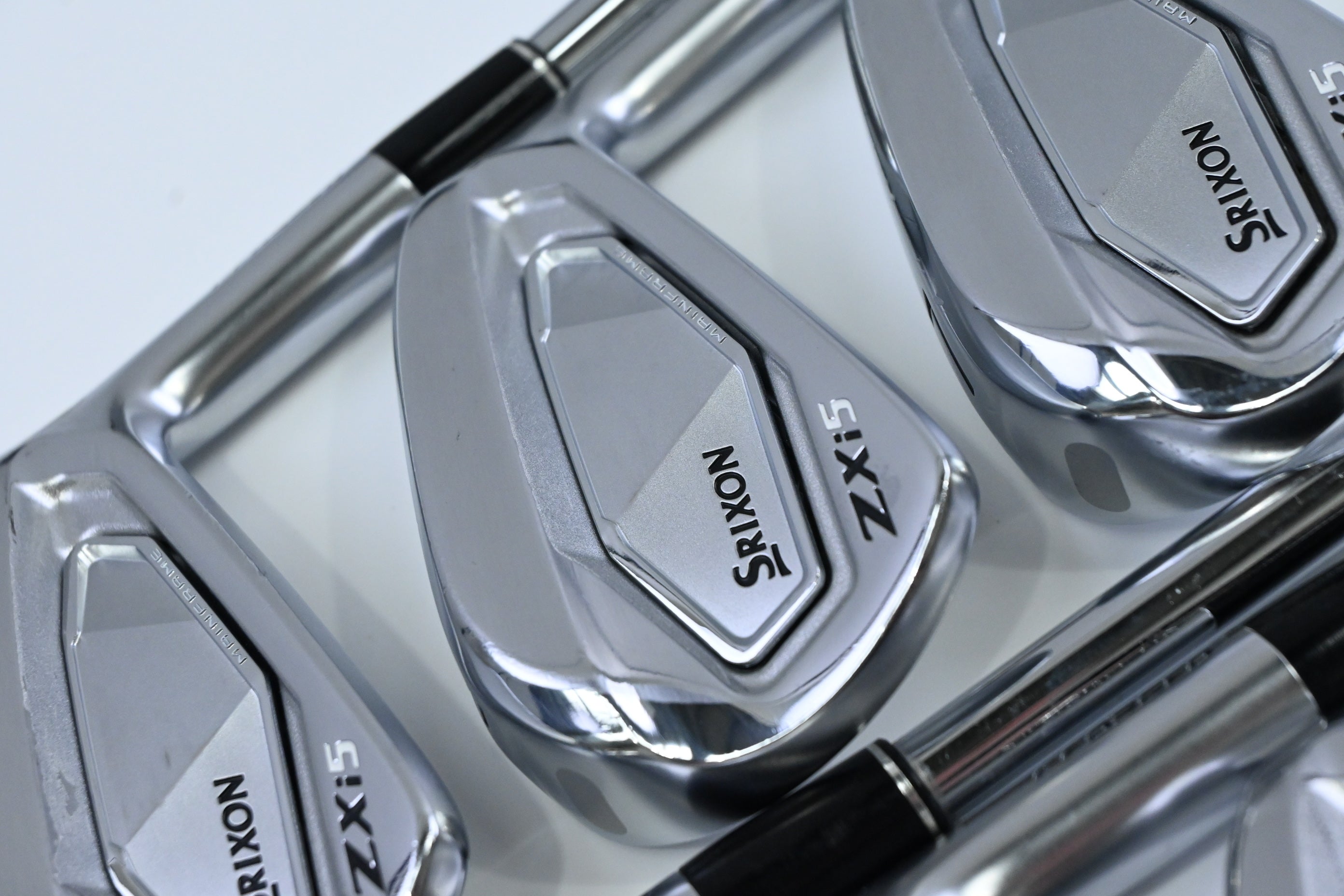 Srixon ZXi5 Irons / 5-PW+AW / Regular Flex Dynamic Gold 100 R300 Shafts