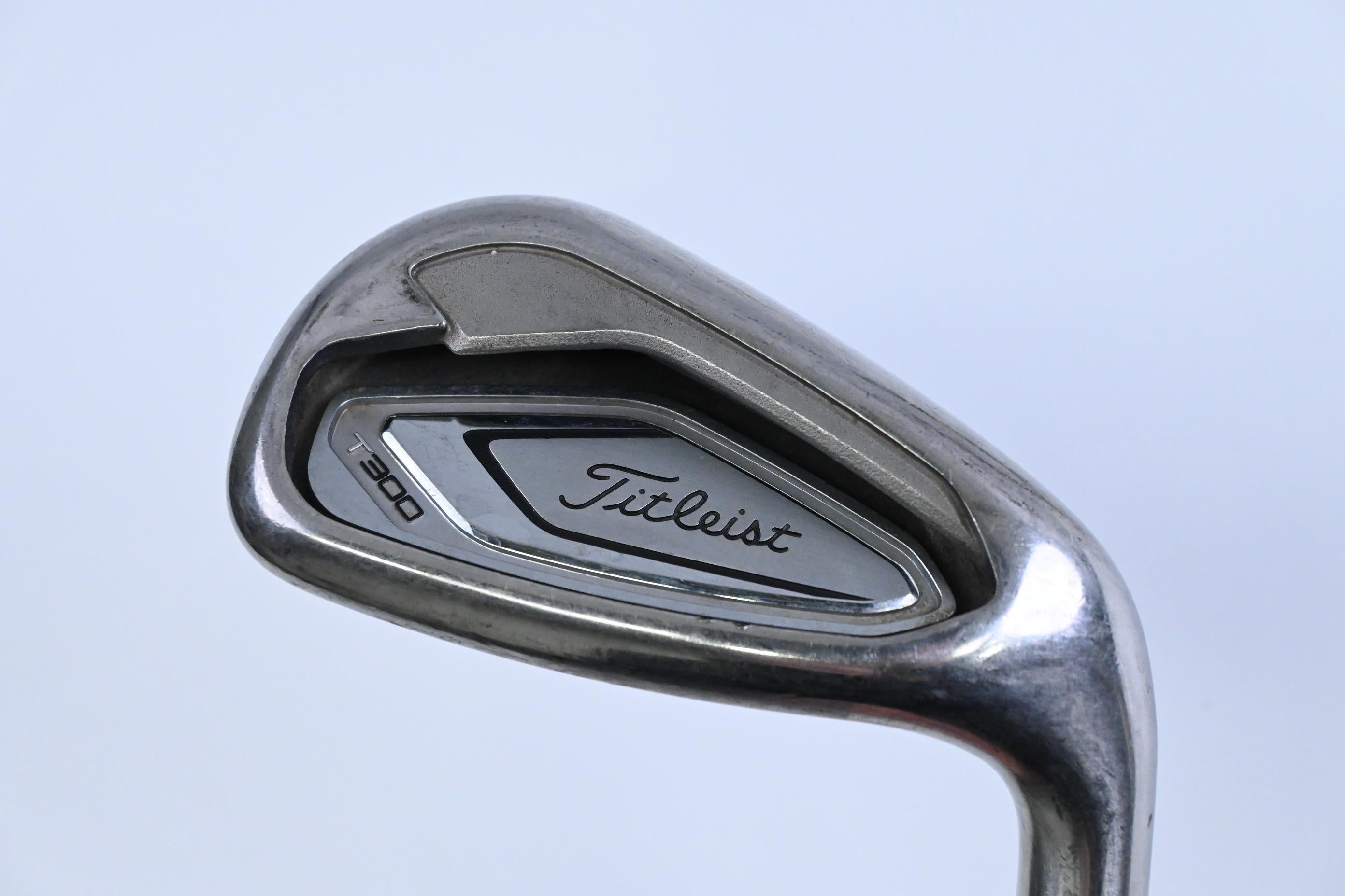 Titleist T300 2019 Pitching Wedge / 43 Degree / Regular Flex AMT Red R300 Shaft